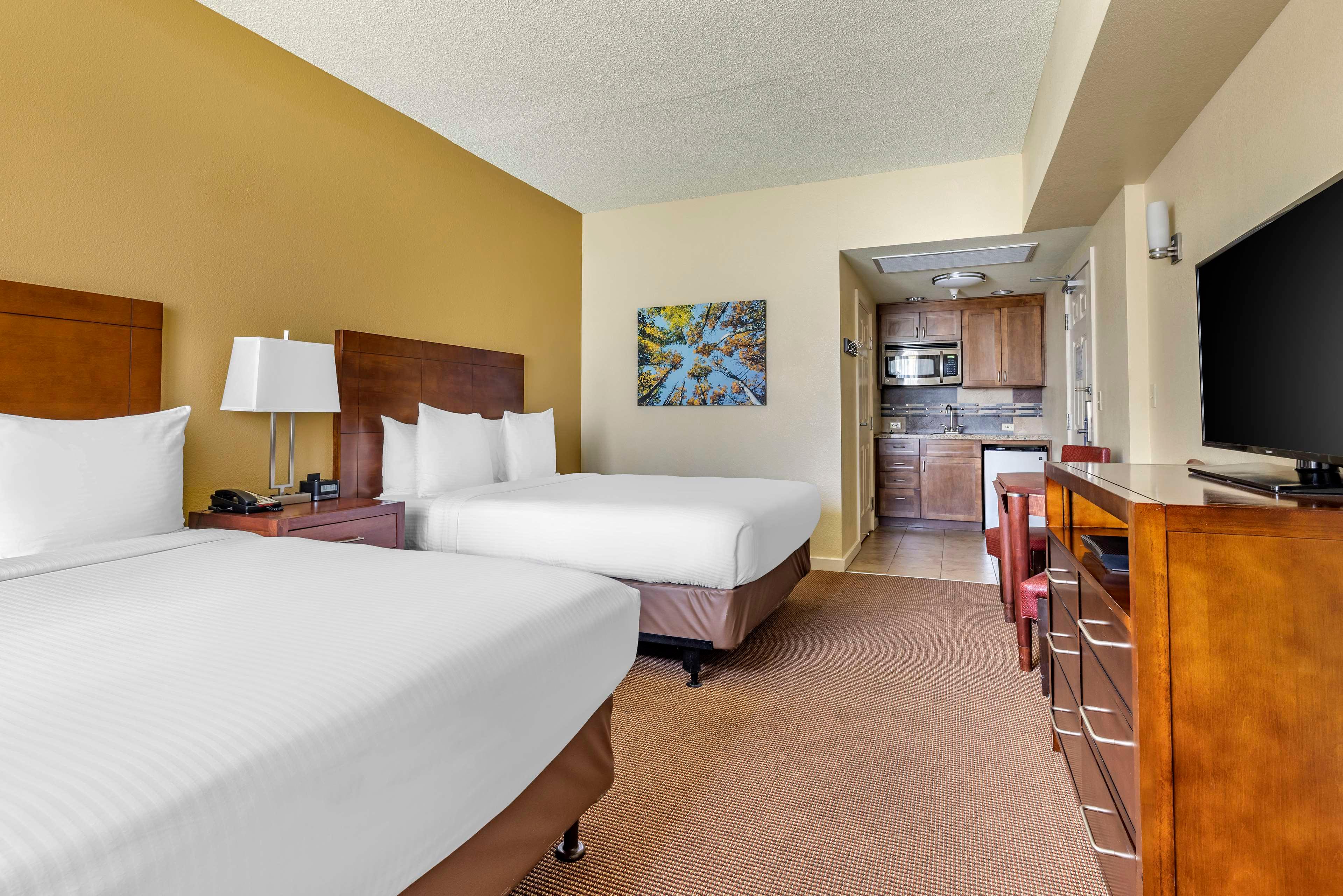 Studio Accessible-two Queen Beds