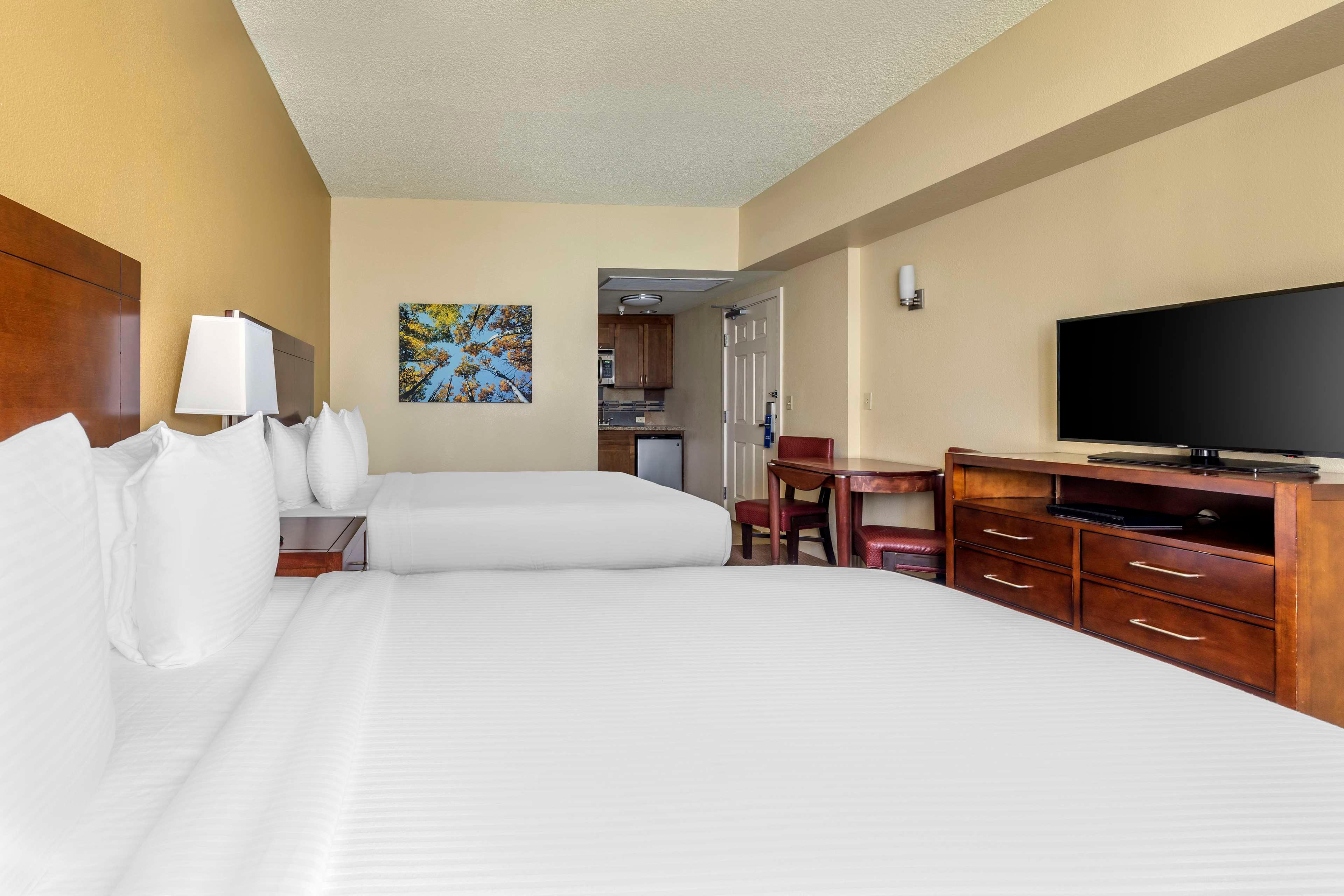 Studio Accessible-two Queen Beds