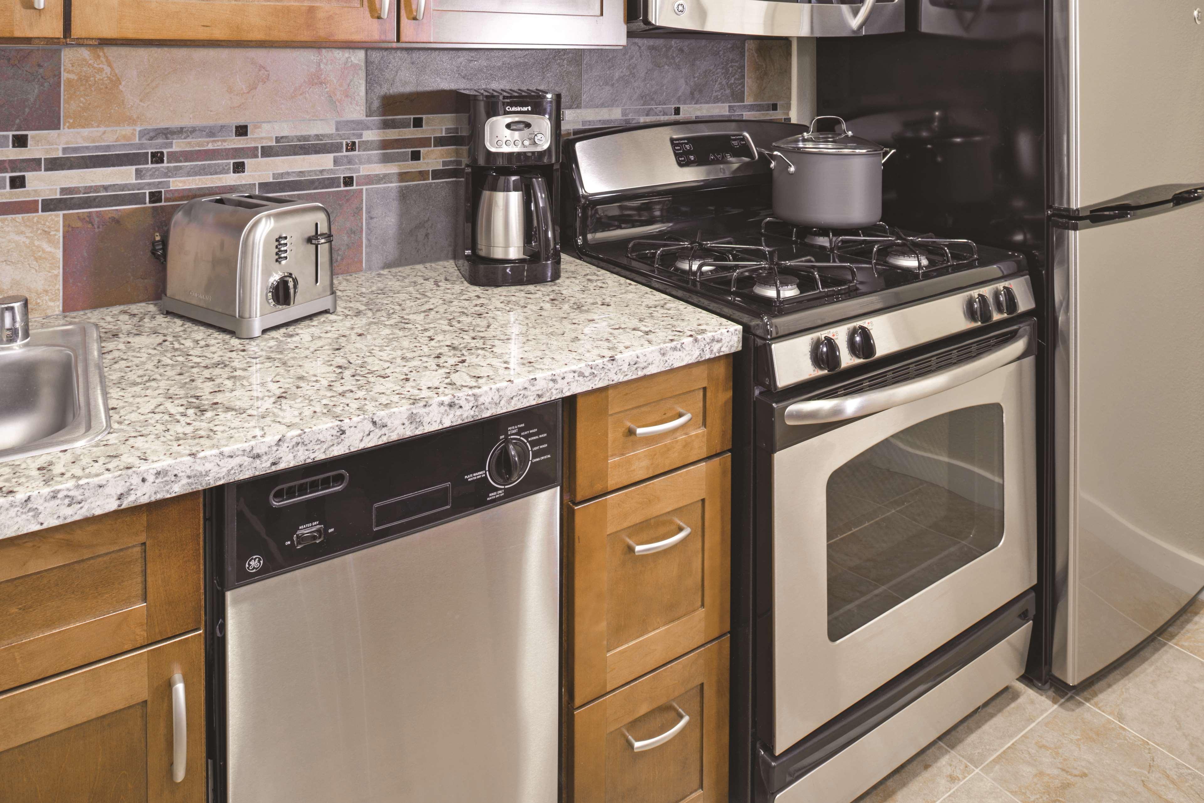 Suite Deluxe King Bed