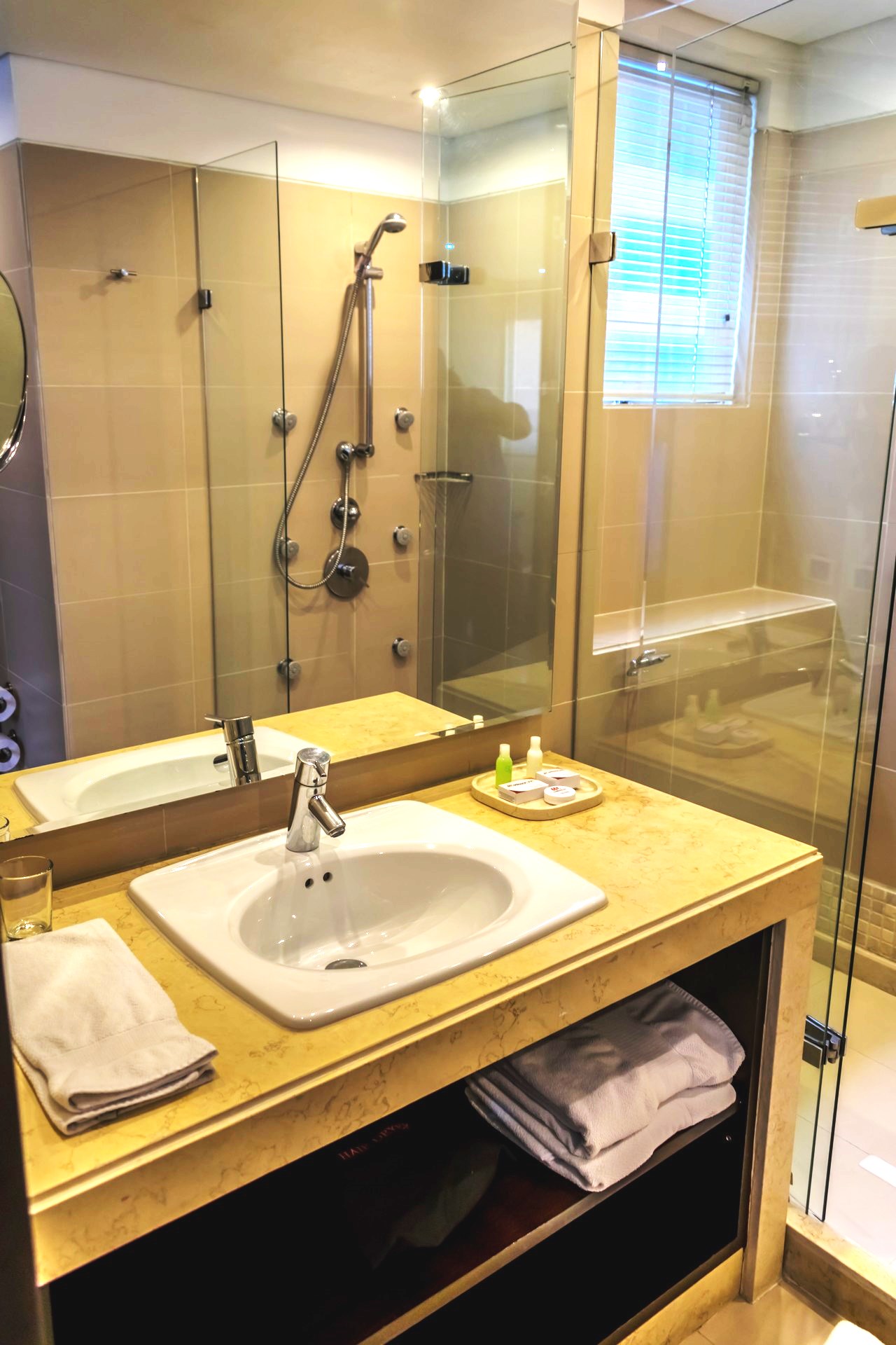 Family Room Capacity 3