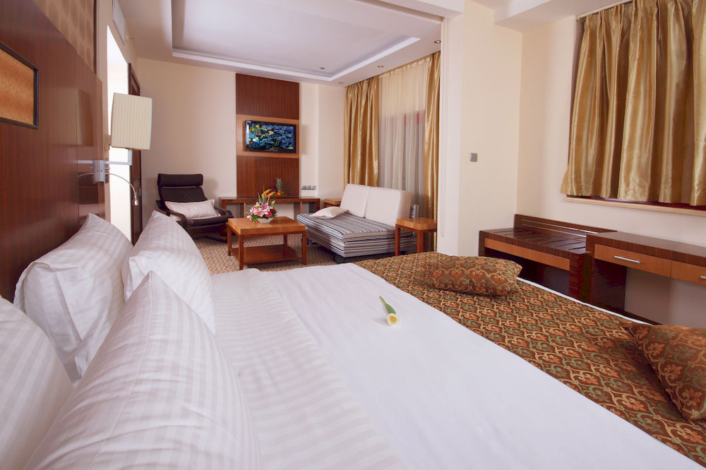 Double or Twin Deluxe