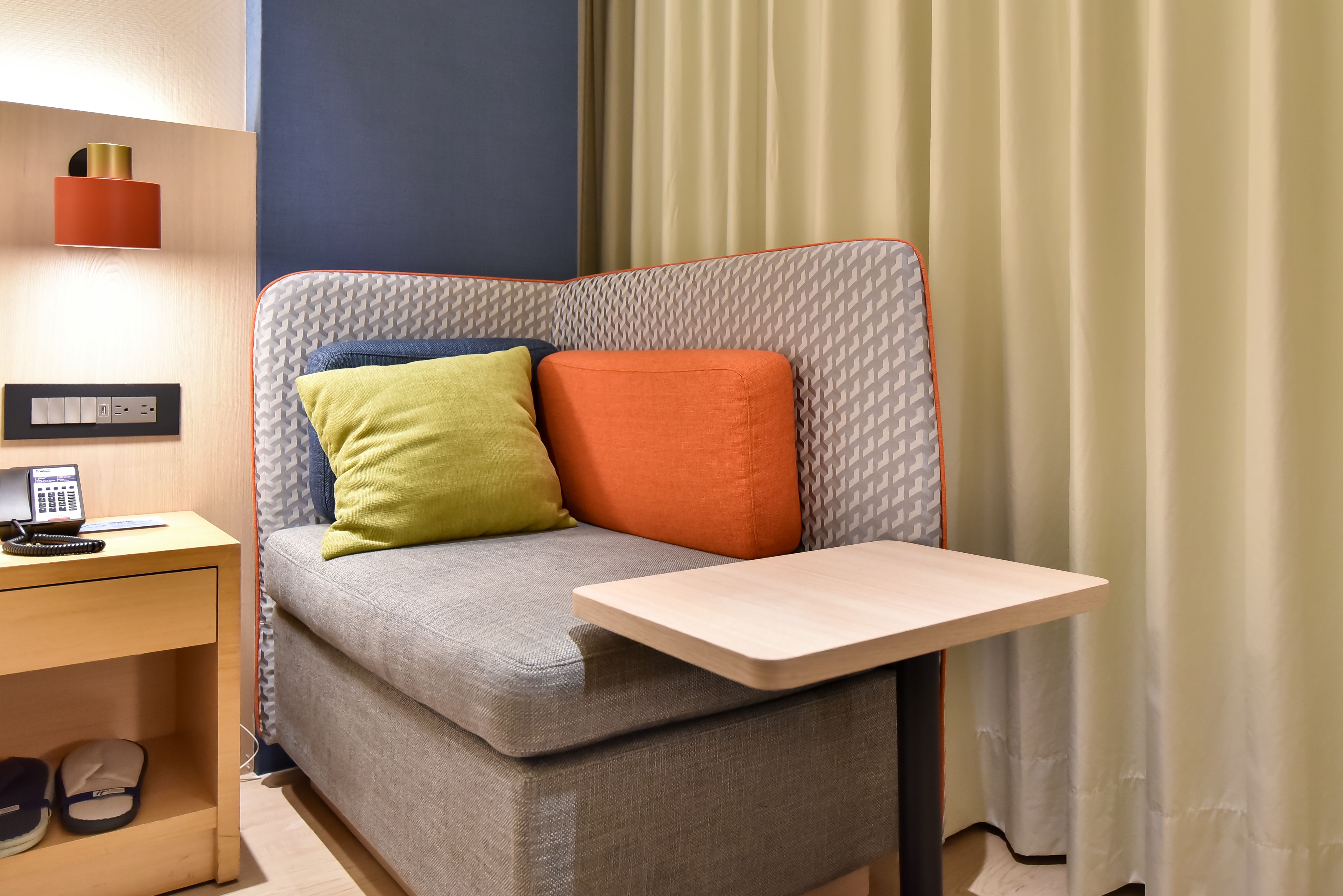 Double City View Queen Bed