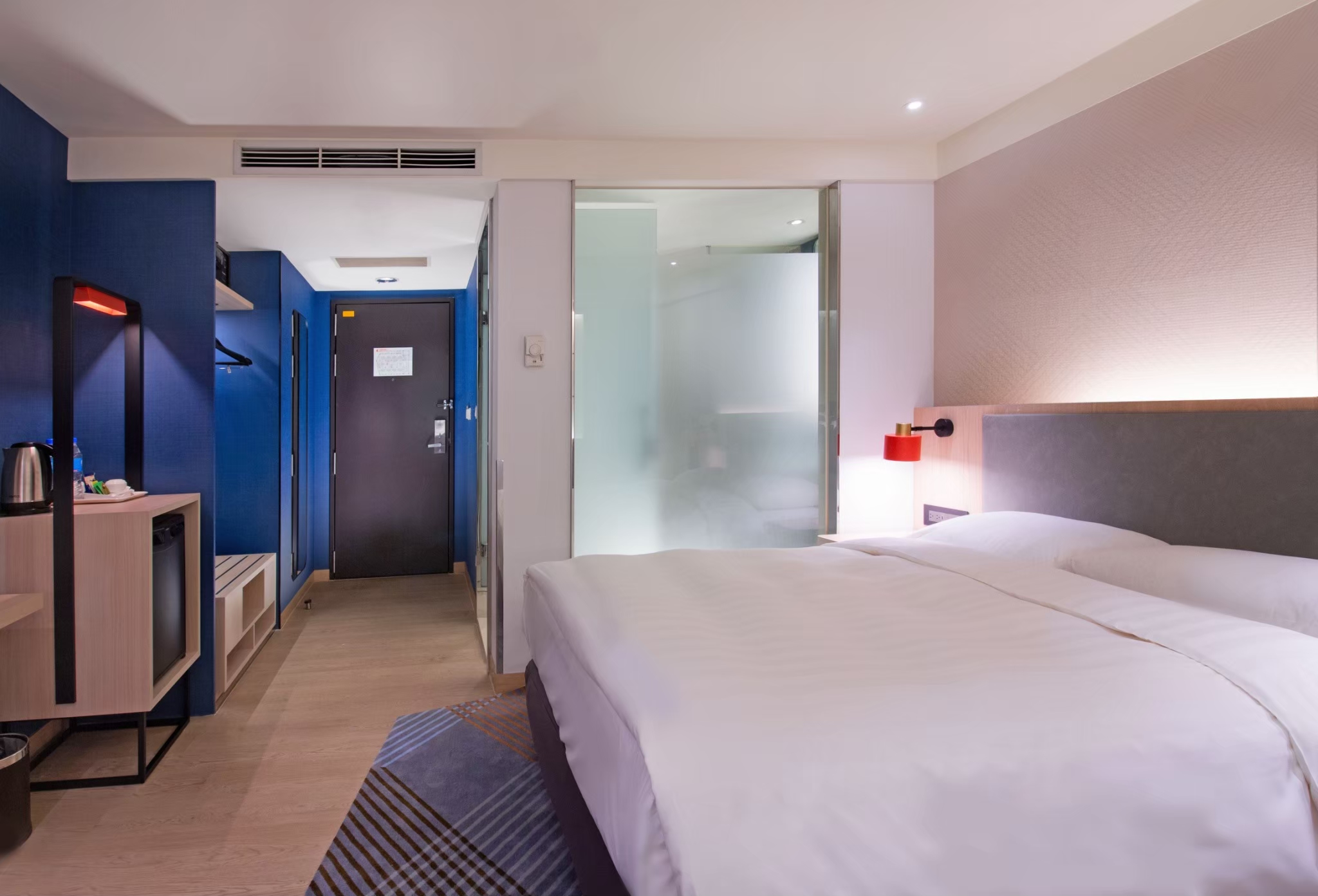 Double Queen Size Bed