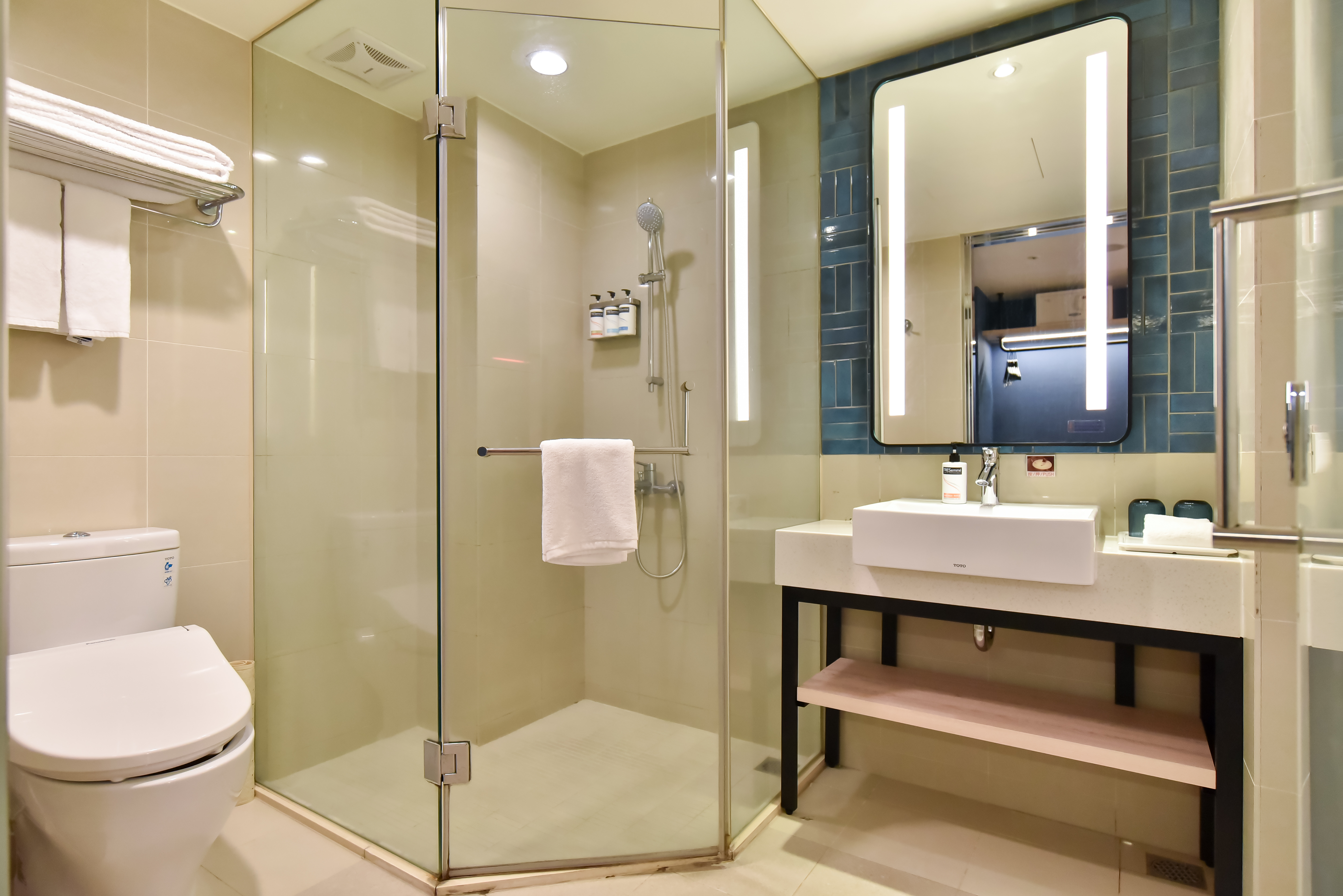 Double Queen Size Bed