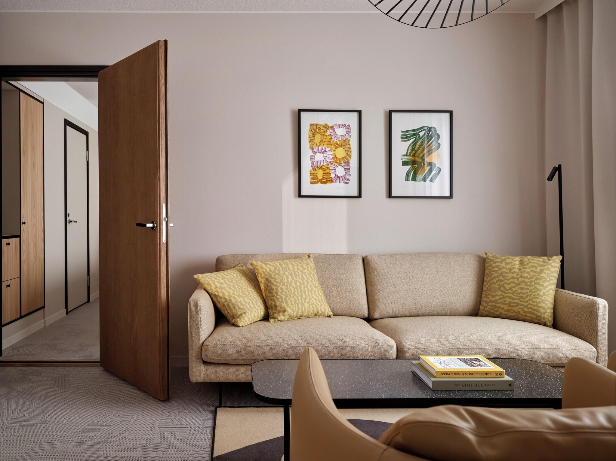 Suite Deluxe King Bed