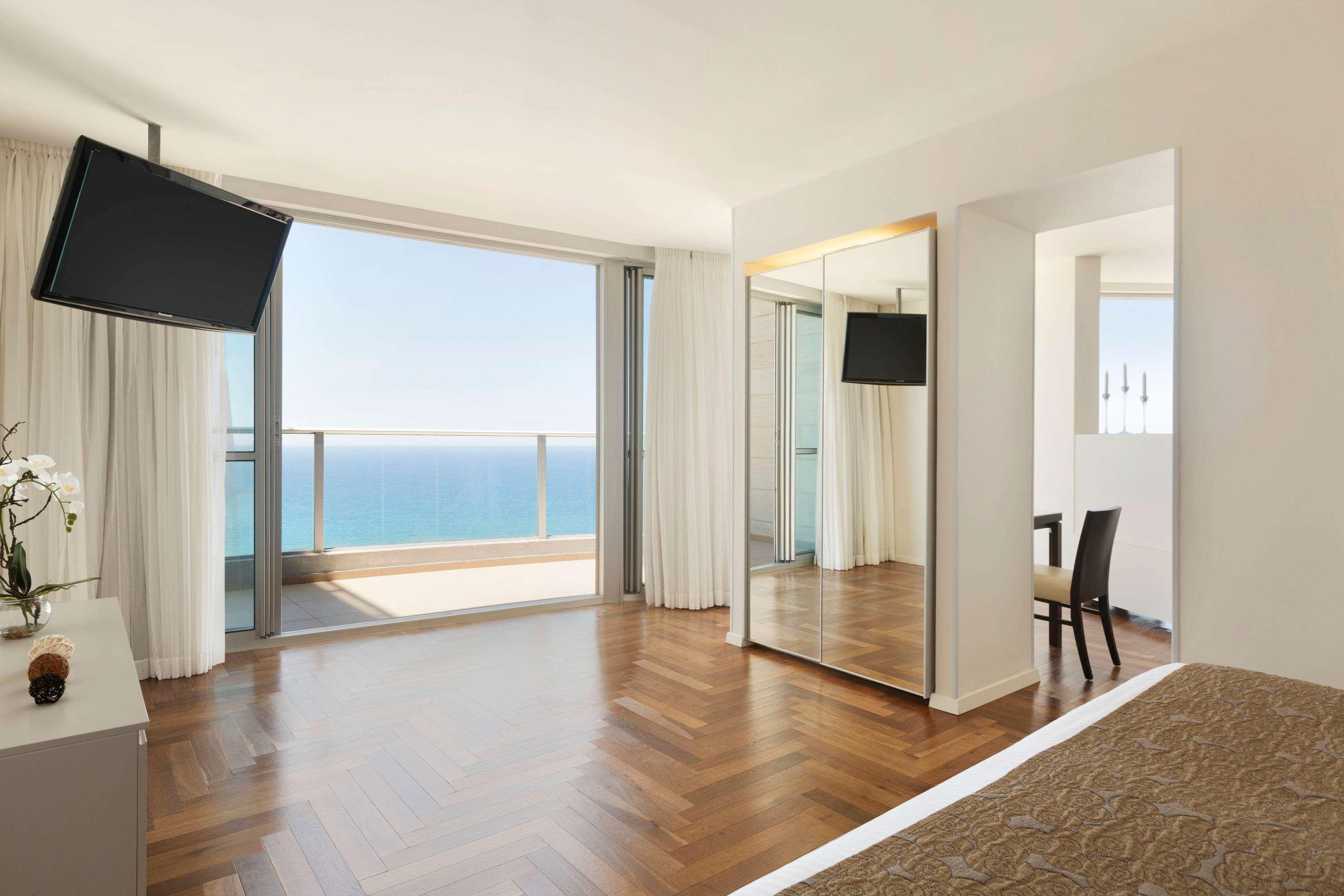 Suite Premier Queen Bed