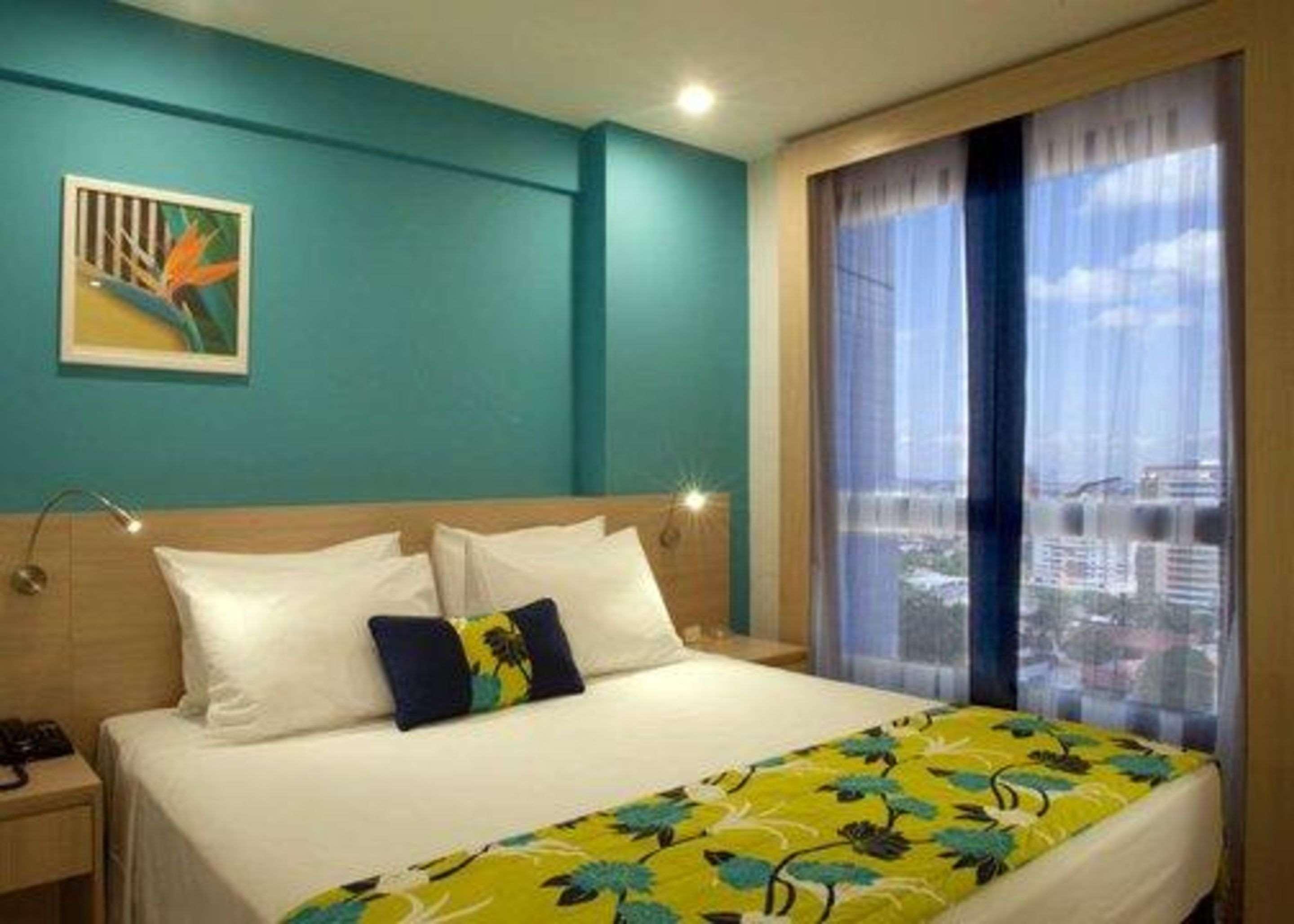 Double Queen Bed Non Smoking