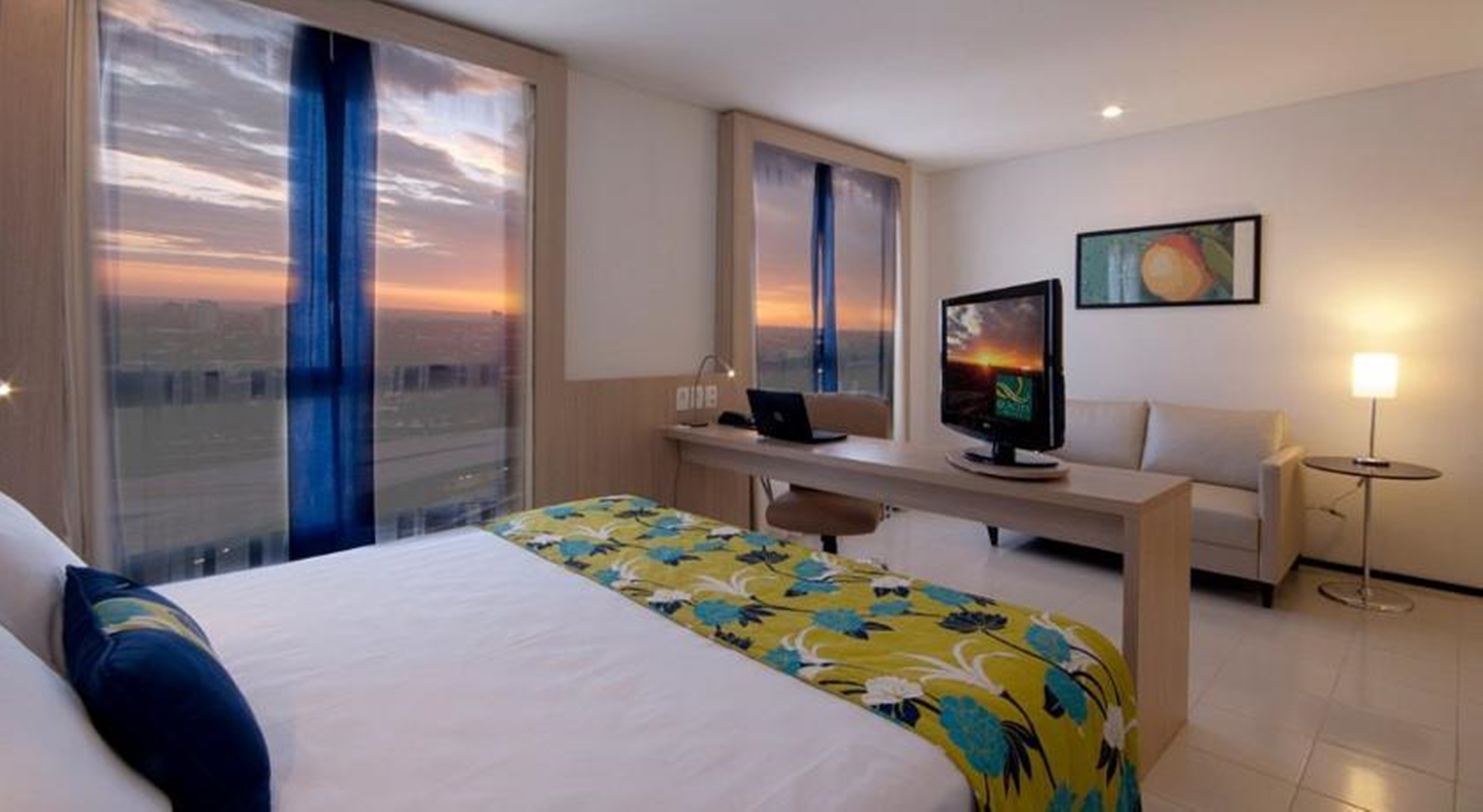 Double Deluxe Queen Bed