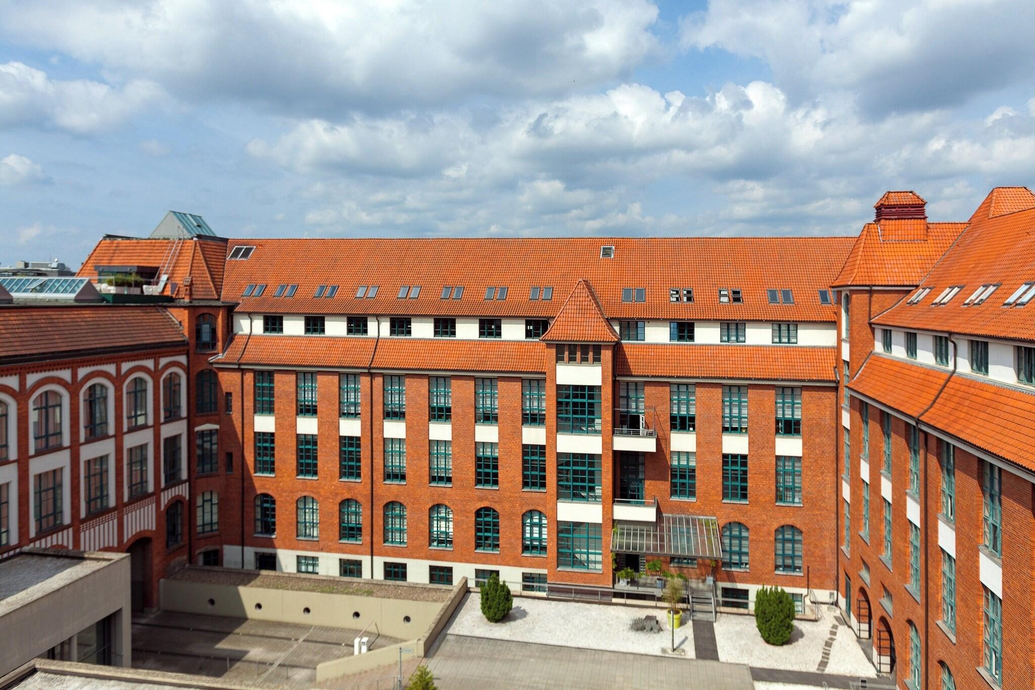 Suite Deluxe King Bed