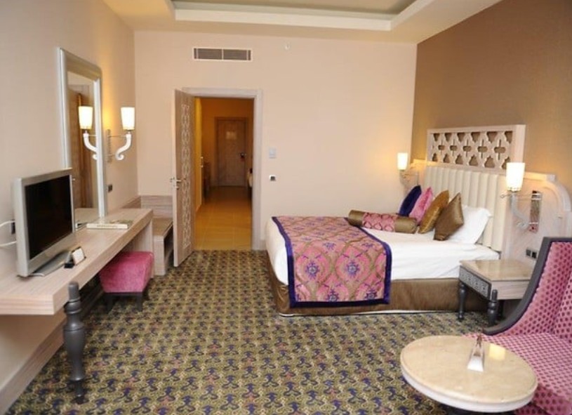 Family Room Land View