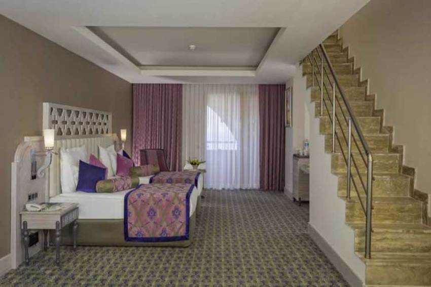 Family Room Deluxe Sea View