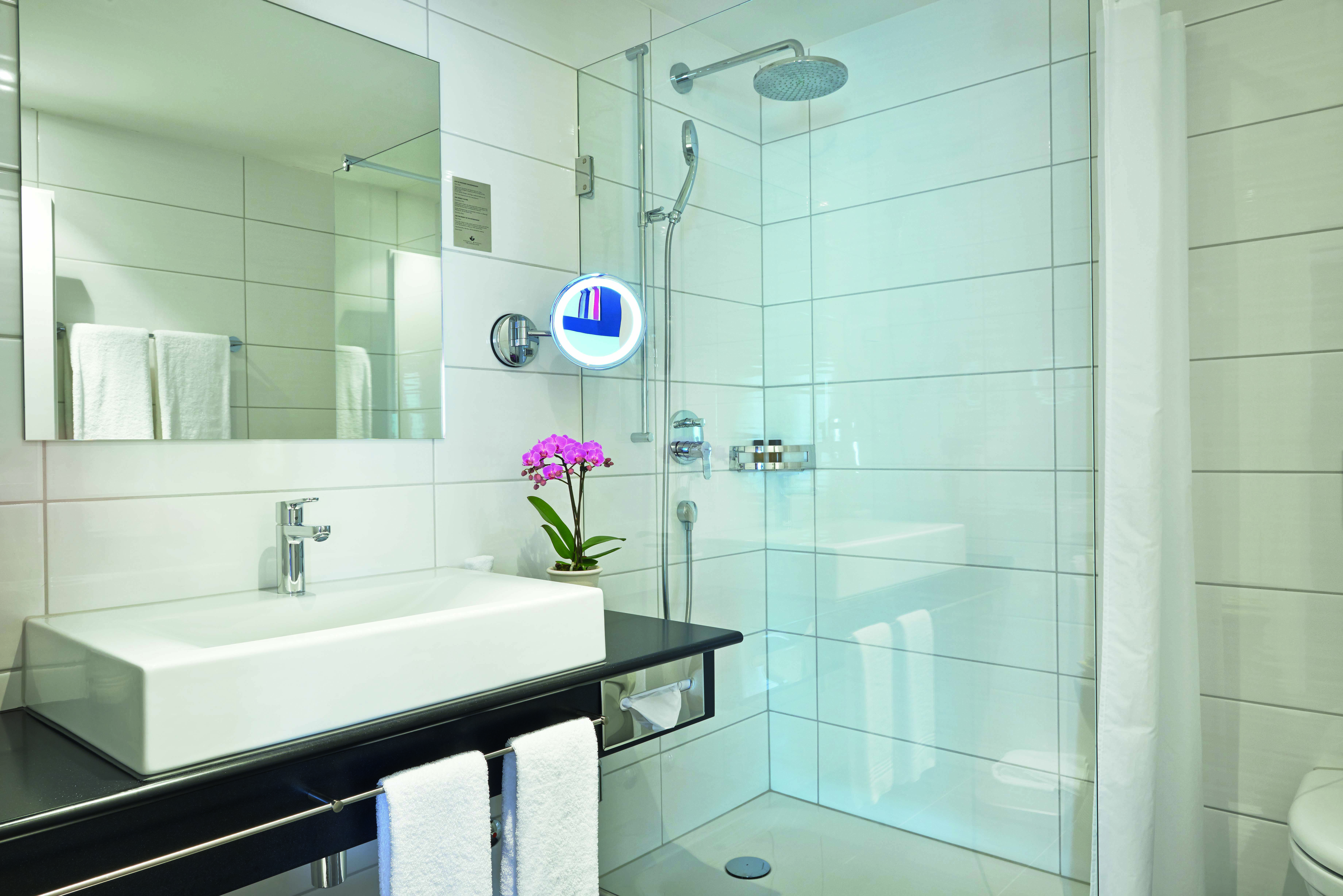 Double Queen Size Bed