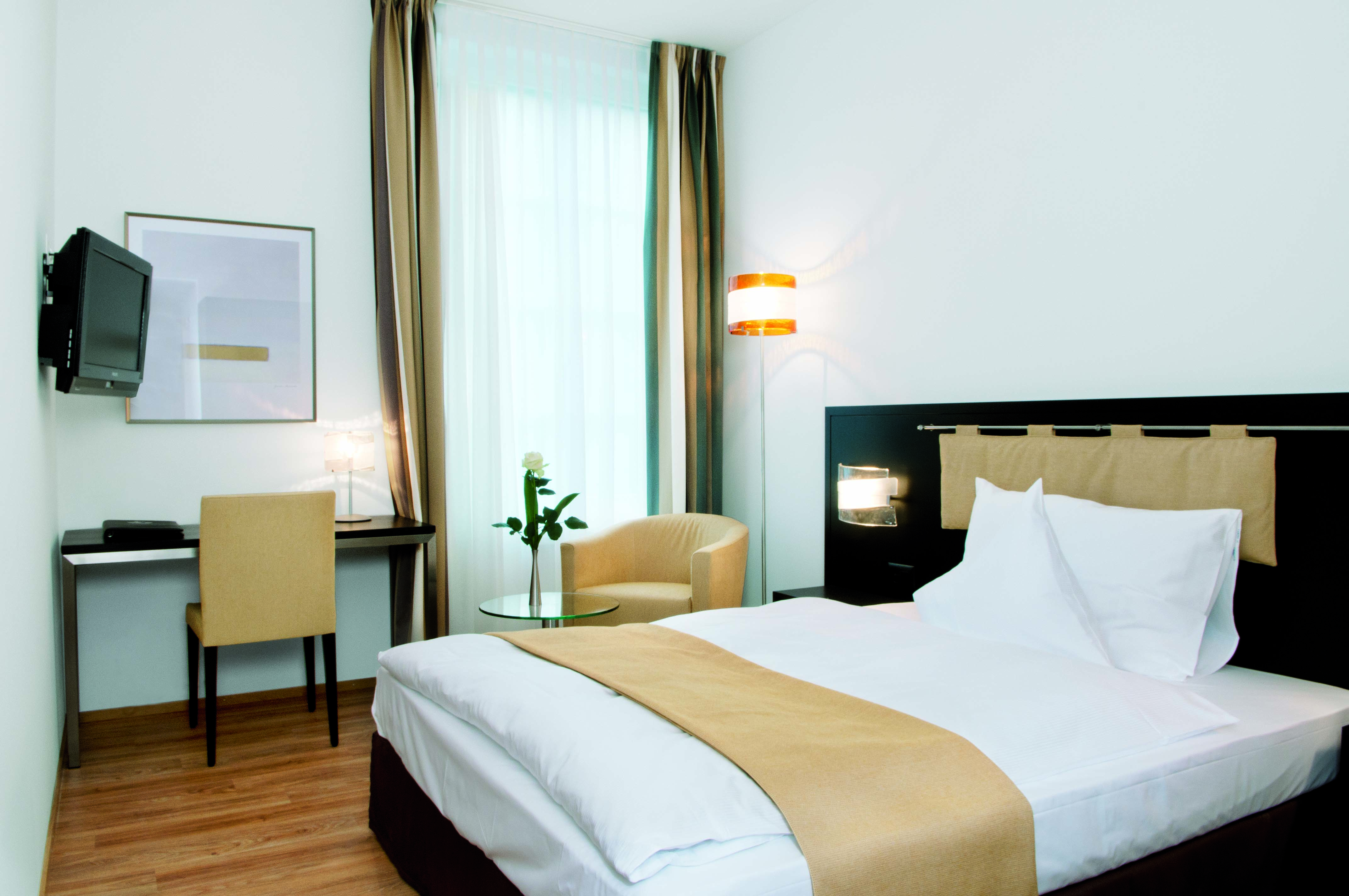 Double Queen Size Bed