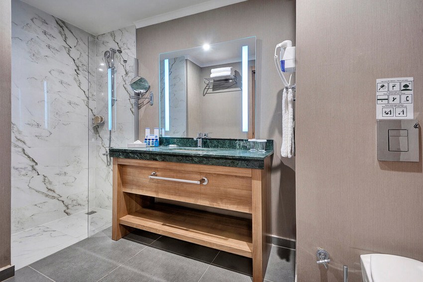 Double Partial Sea View