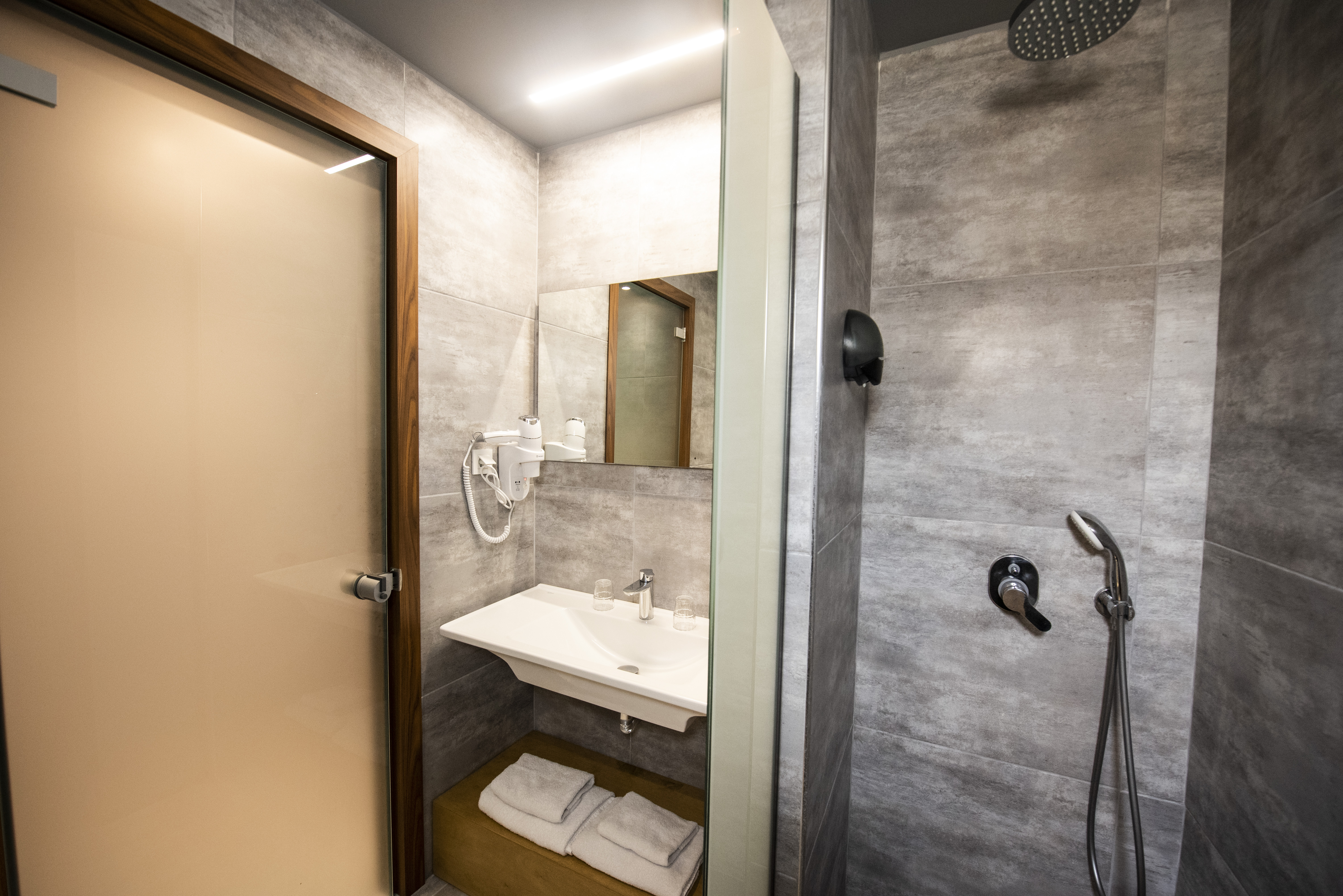 Double or Twin Deluxe