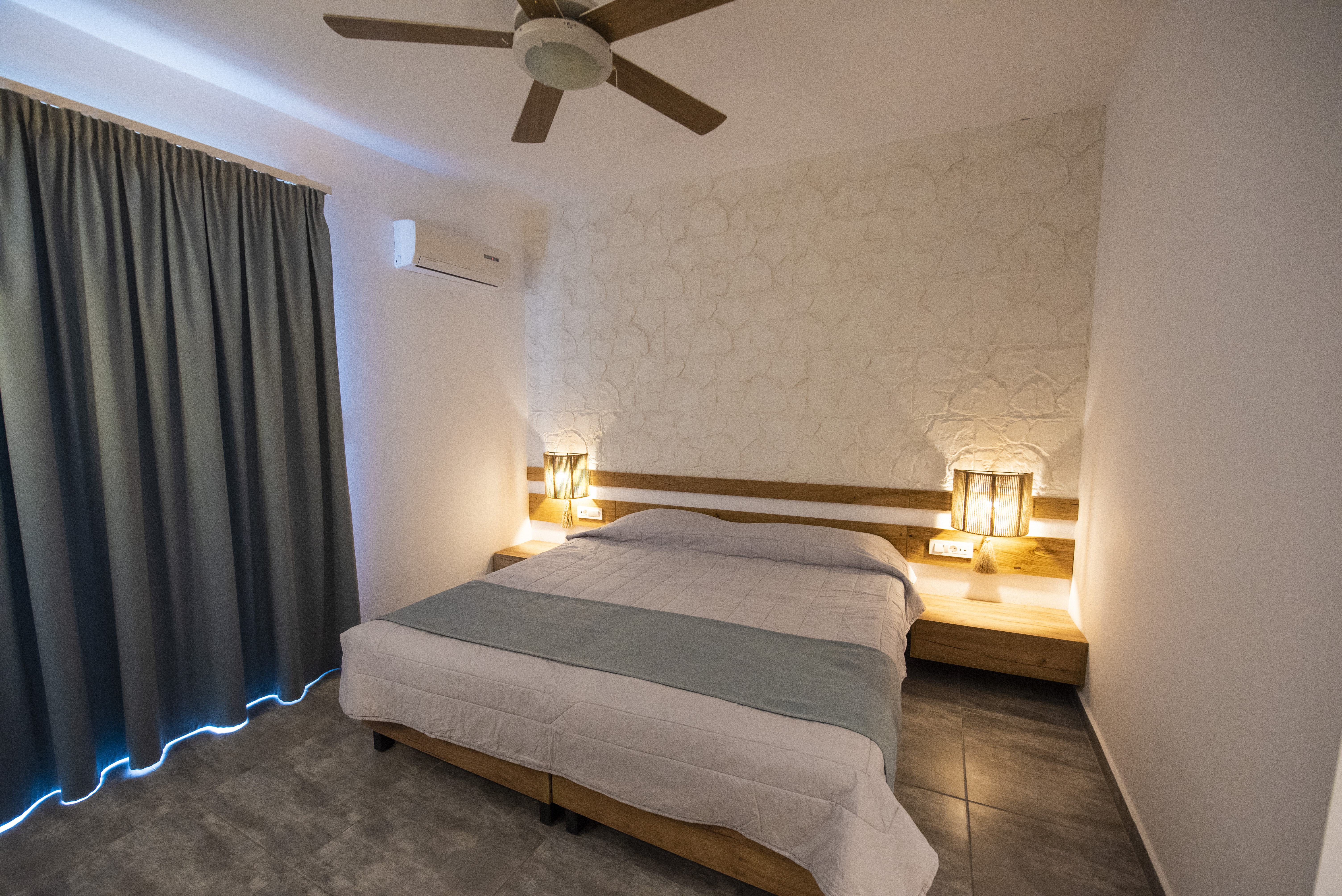 Double or Twin Deluxe