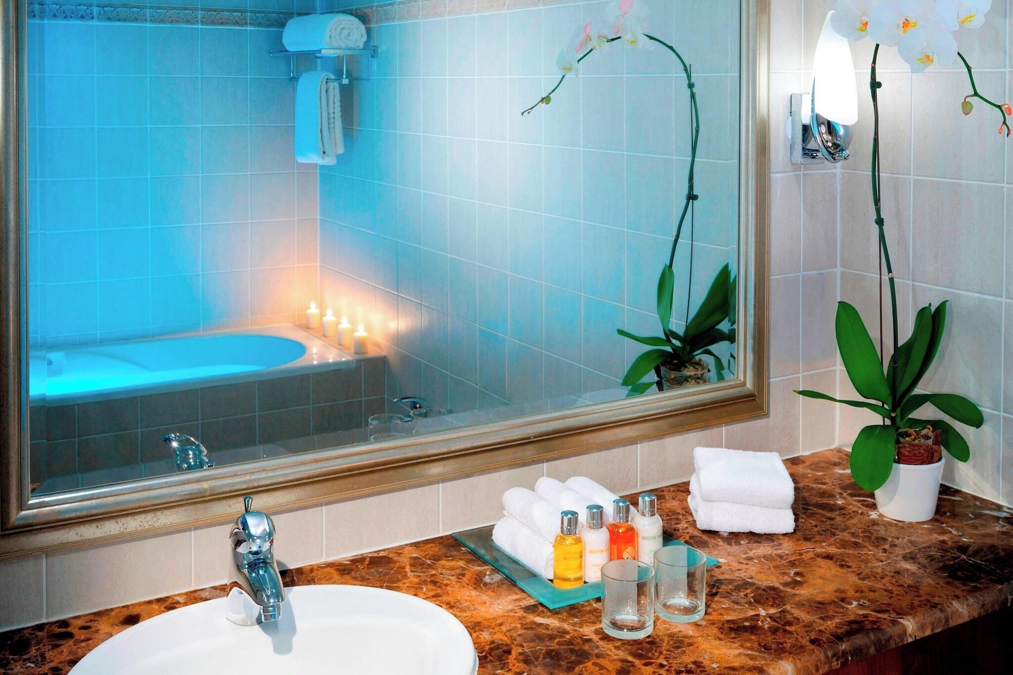 Apartment King Bed Two Bedrooms