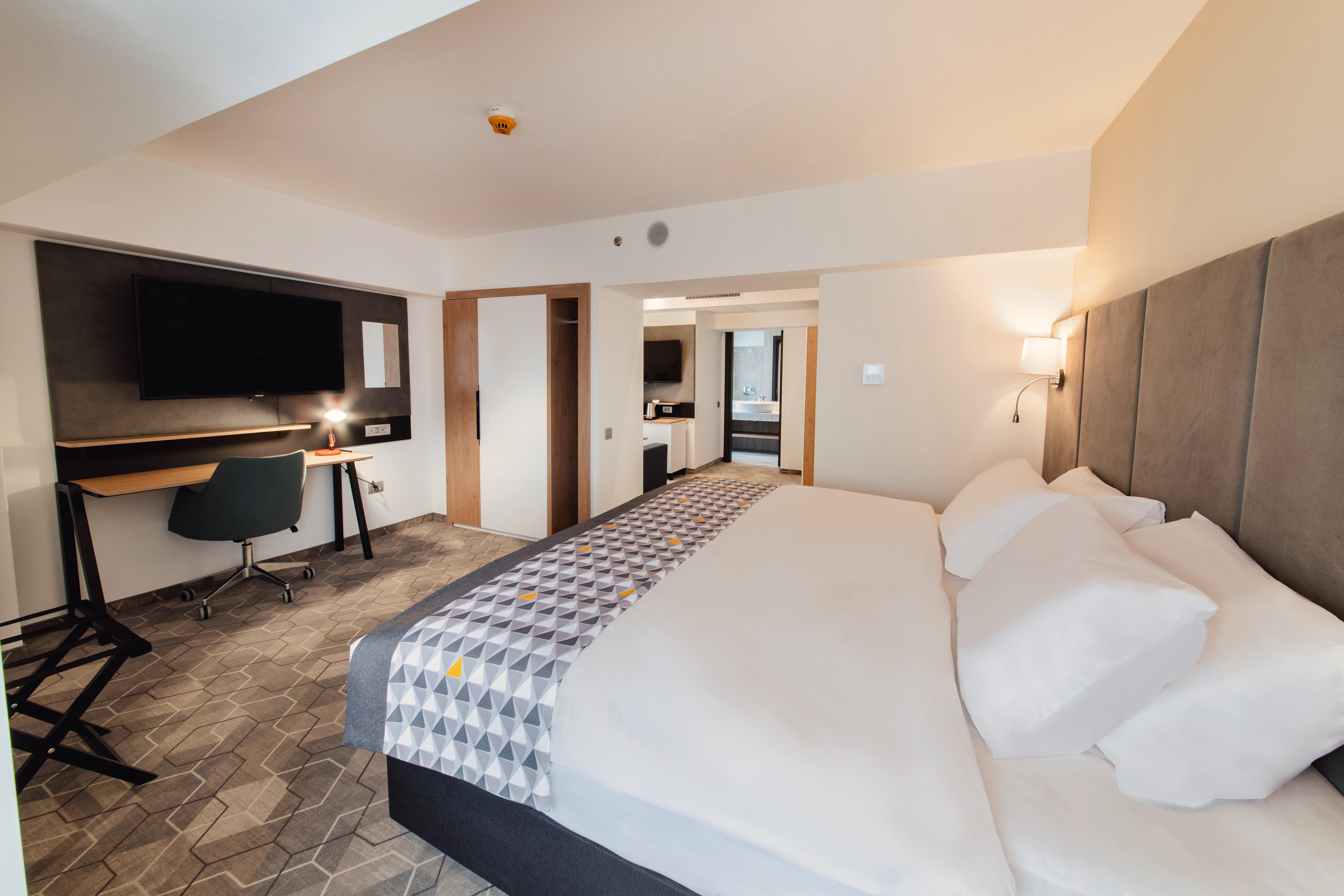 Suite King Bed One Bedroom 