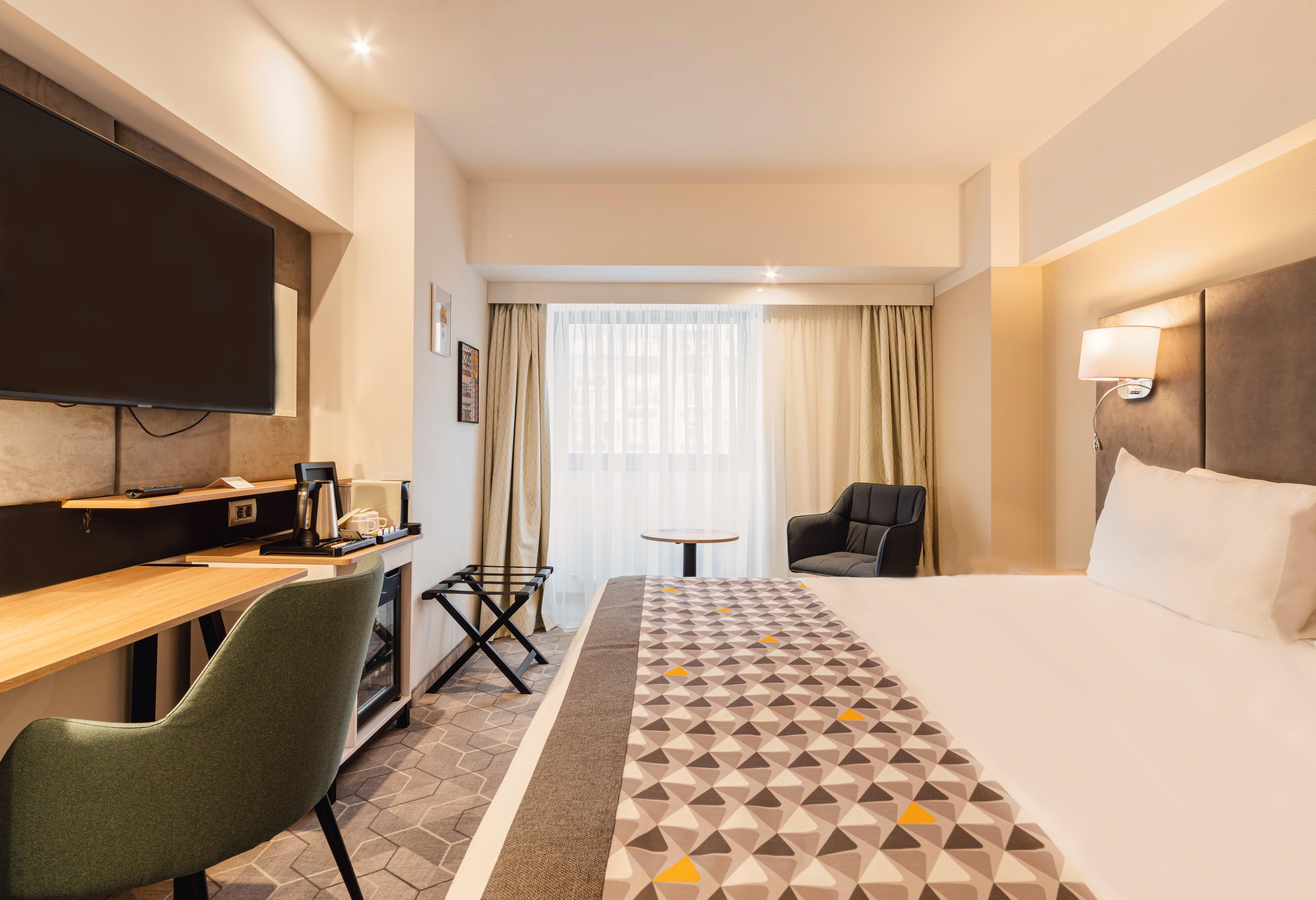 Double Queen Size Bed