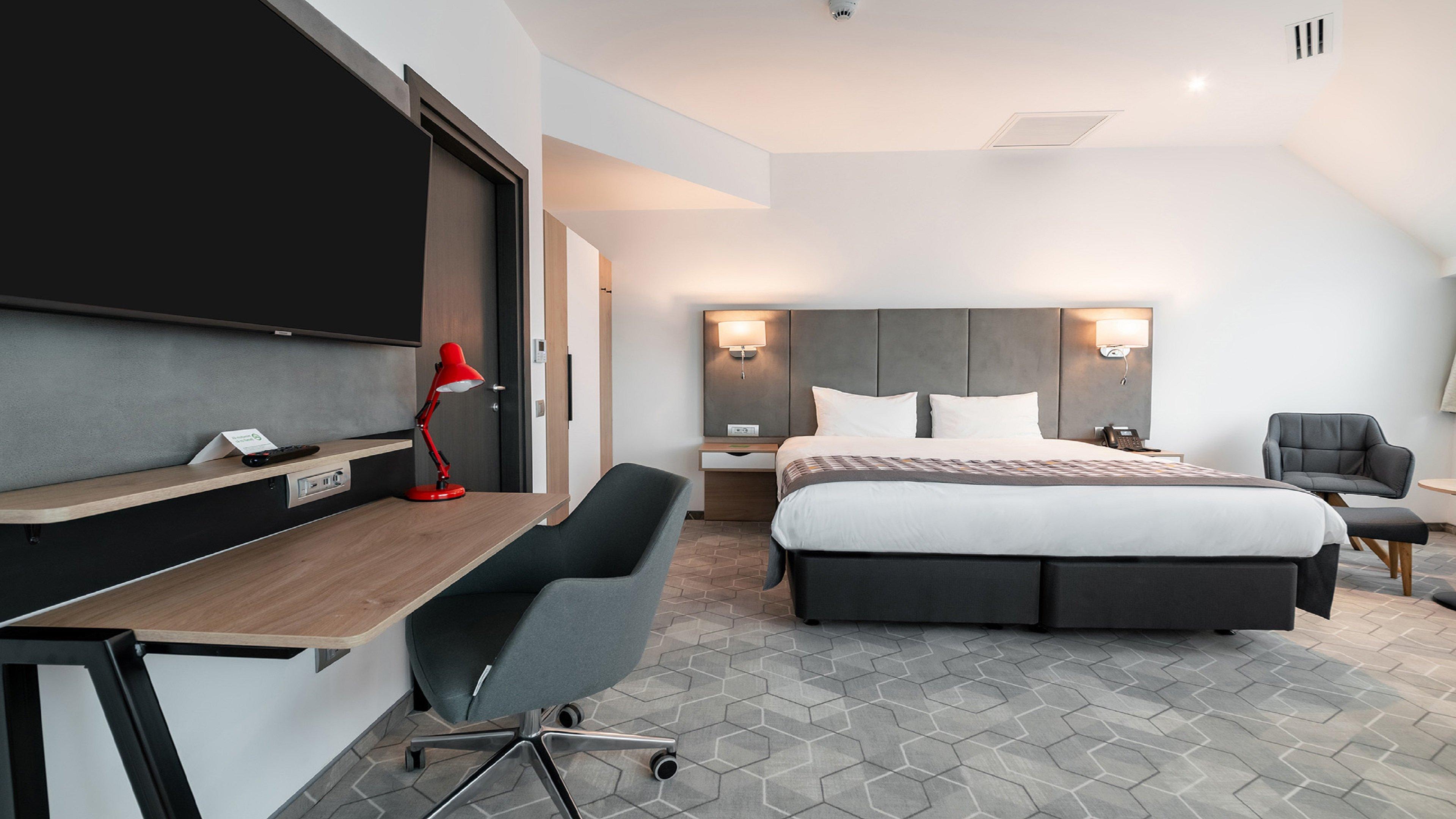 Suite City View King Bed