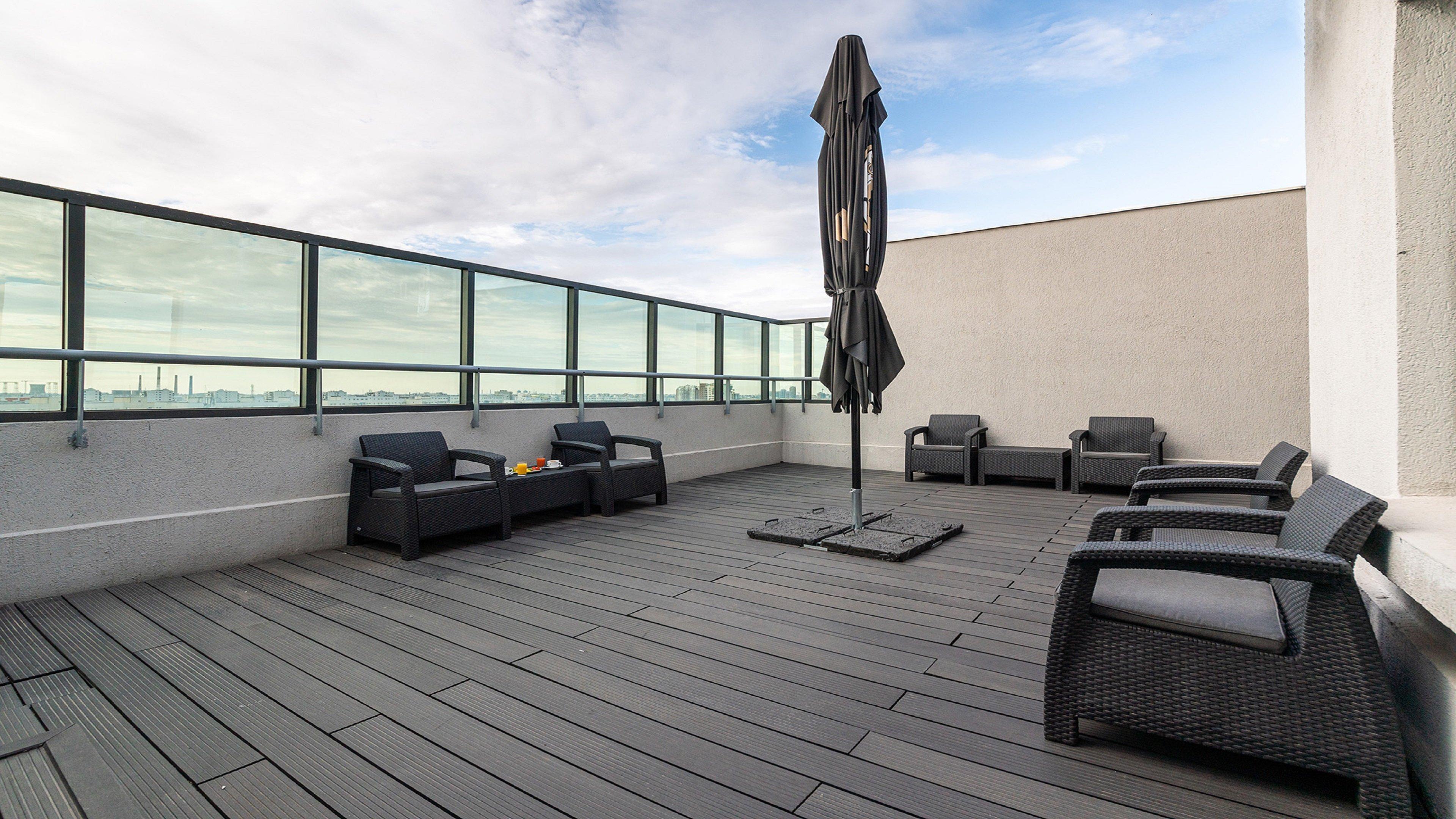 Suite City View King Bed