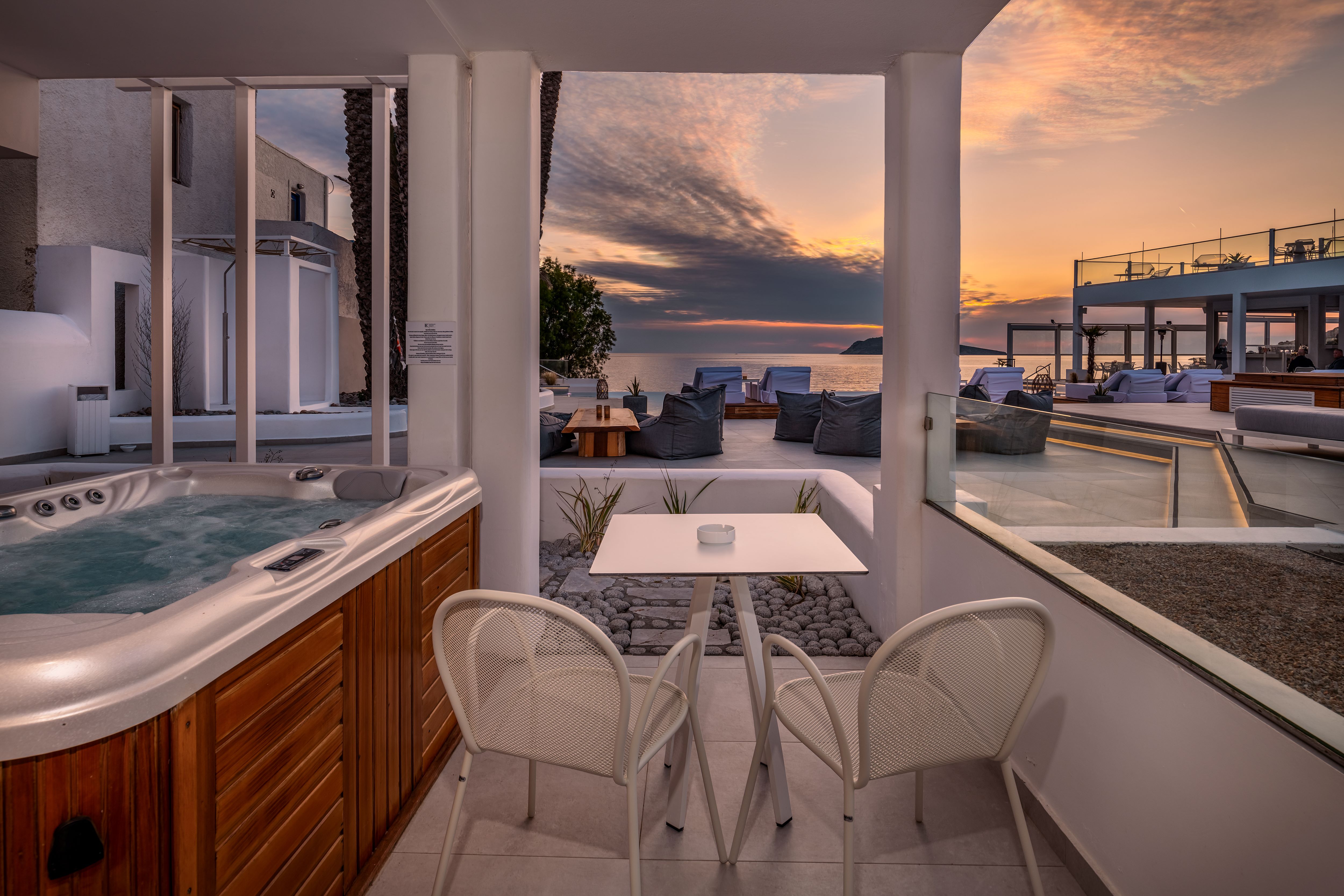 Junior Suite with Jacuzzi with Views