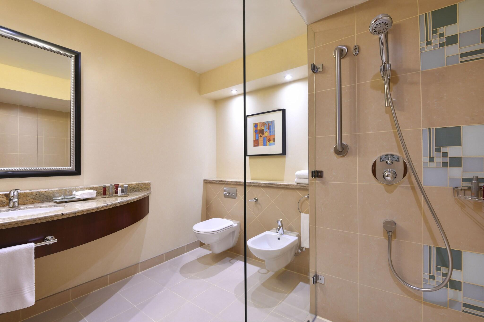 Double Deluxe King Bed