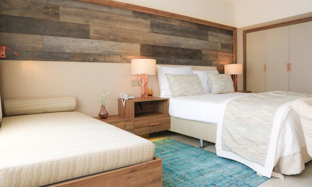 Double Deluxe Side Sea View