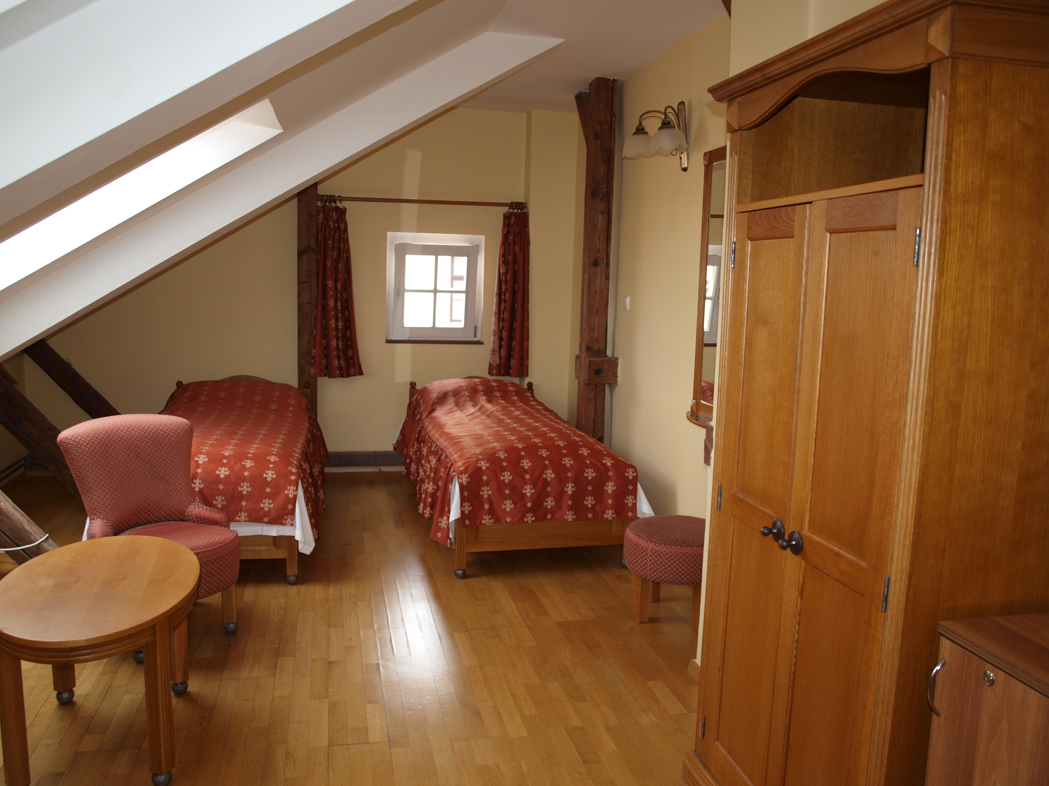 Double or Twin Standard