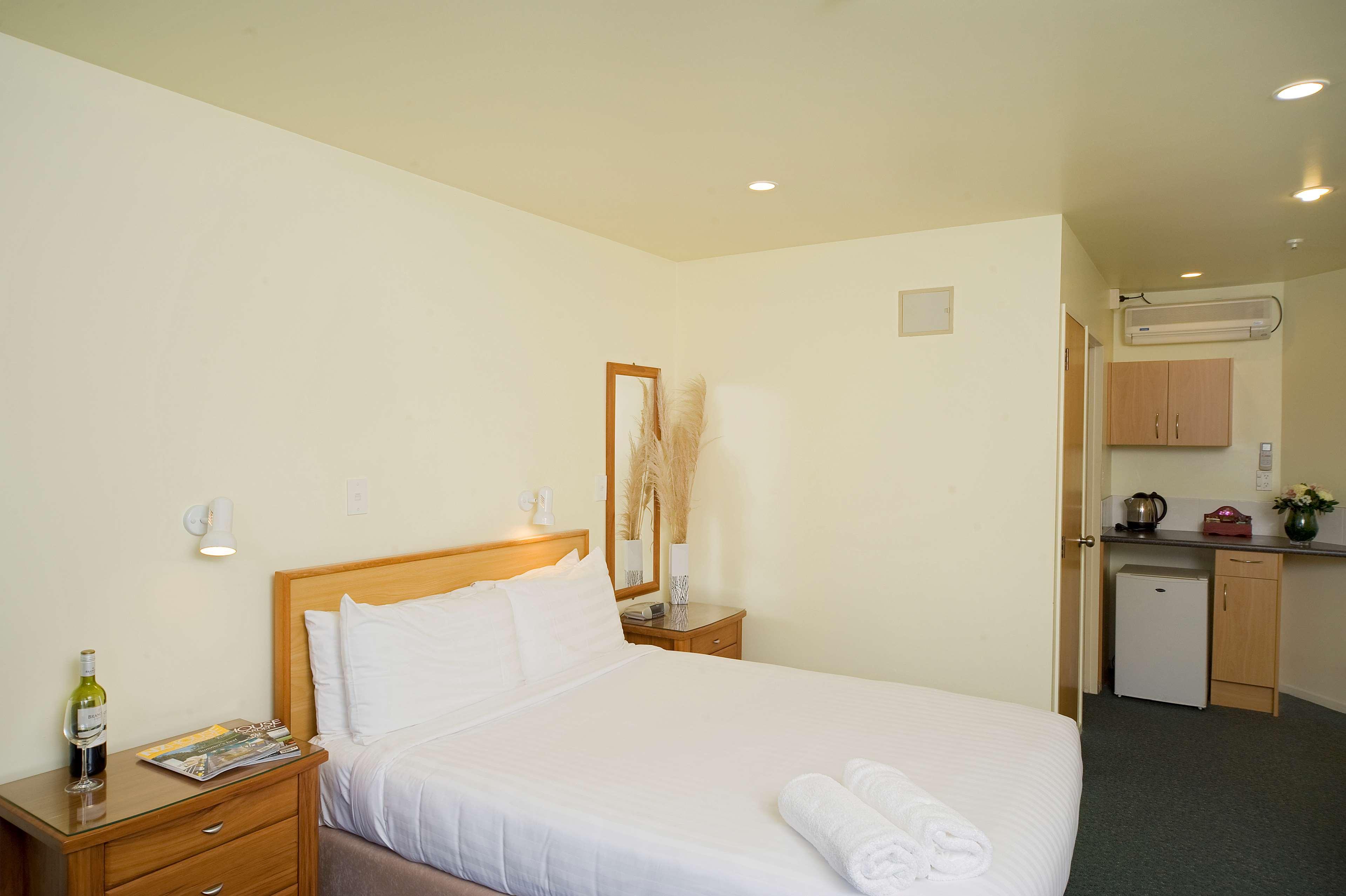 Double Queen Size Bed