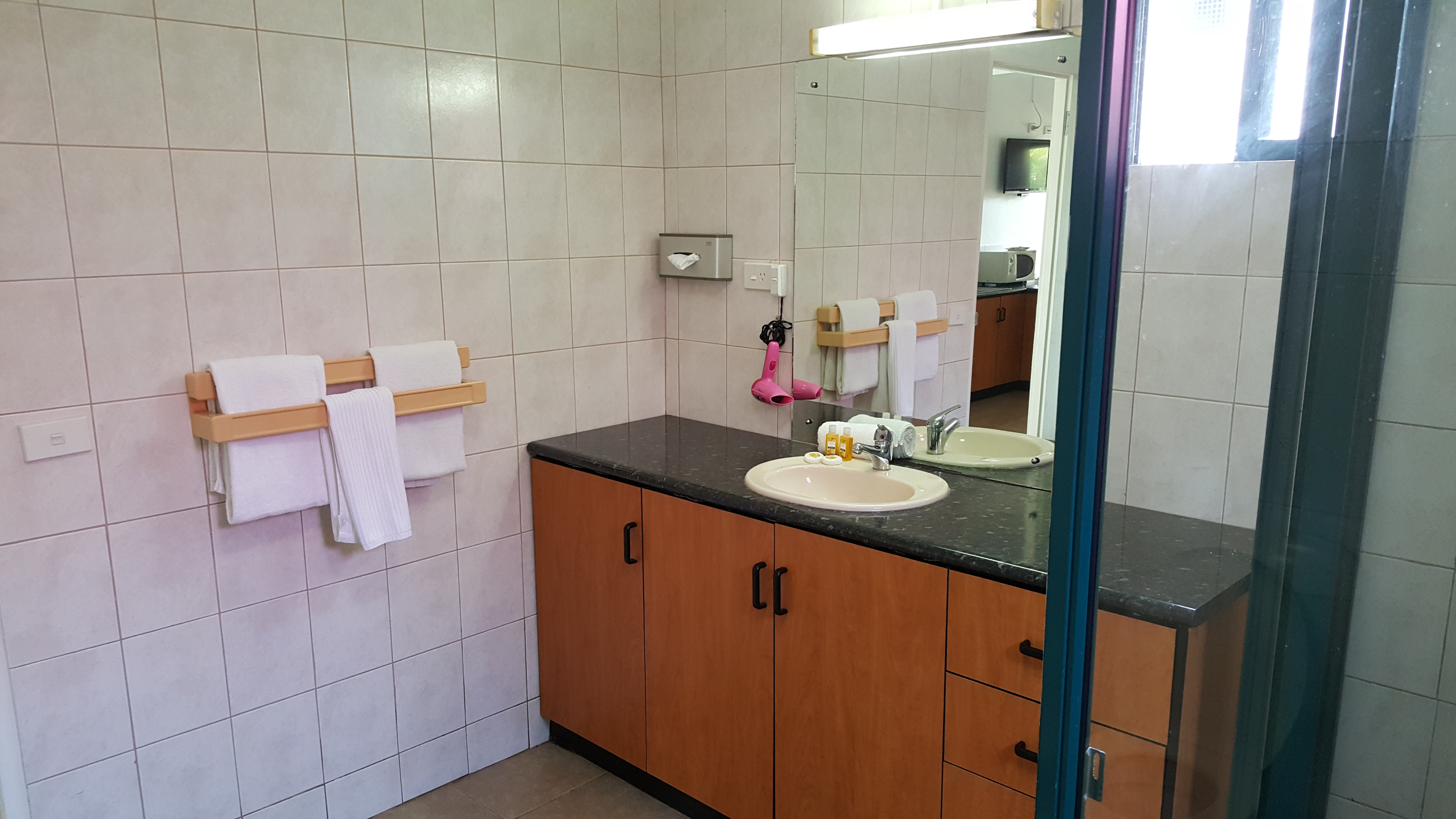 Studio Queen Size Bed