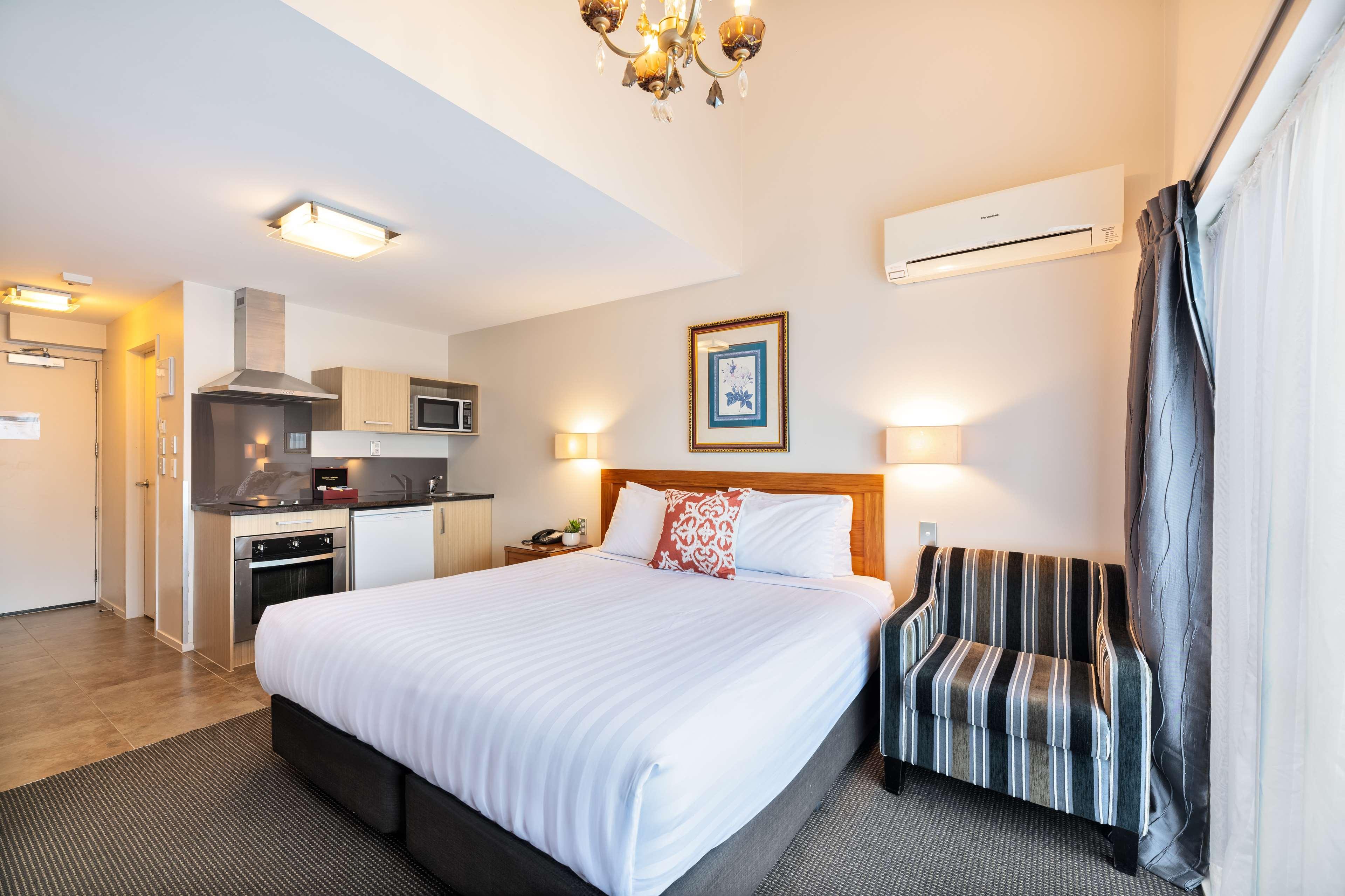 Apartment with Kitchenette