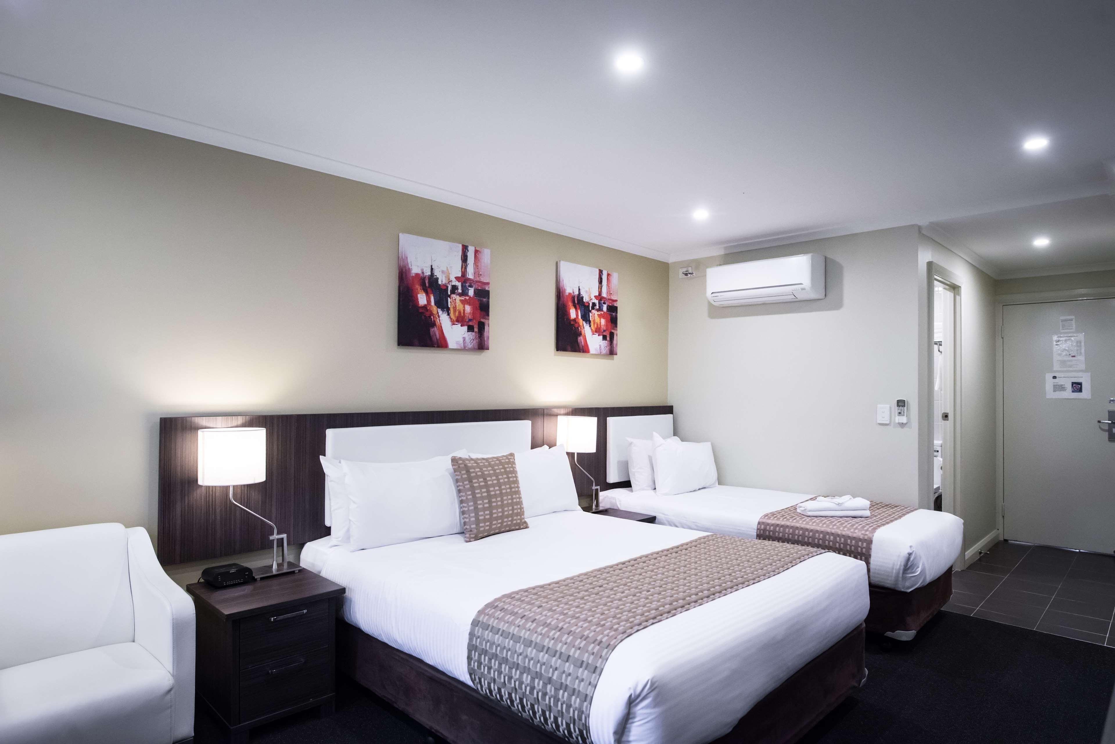 Triple Deluxe Executive