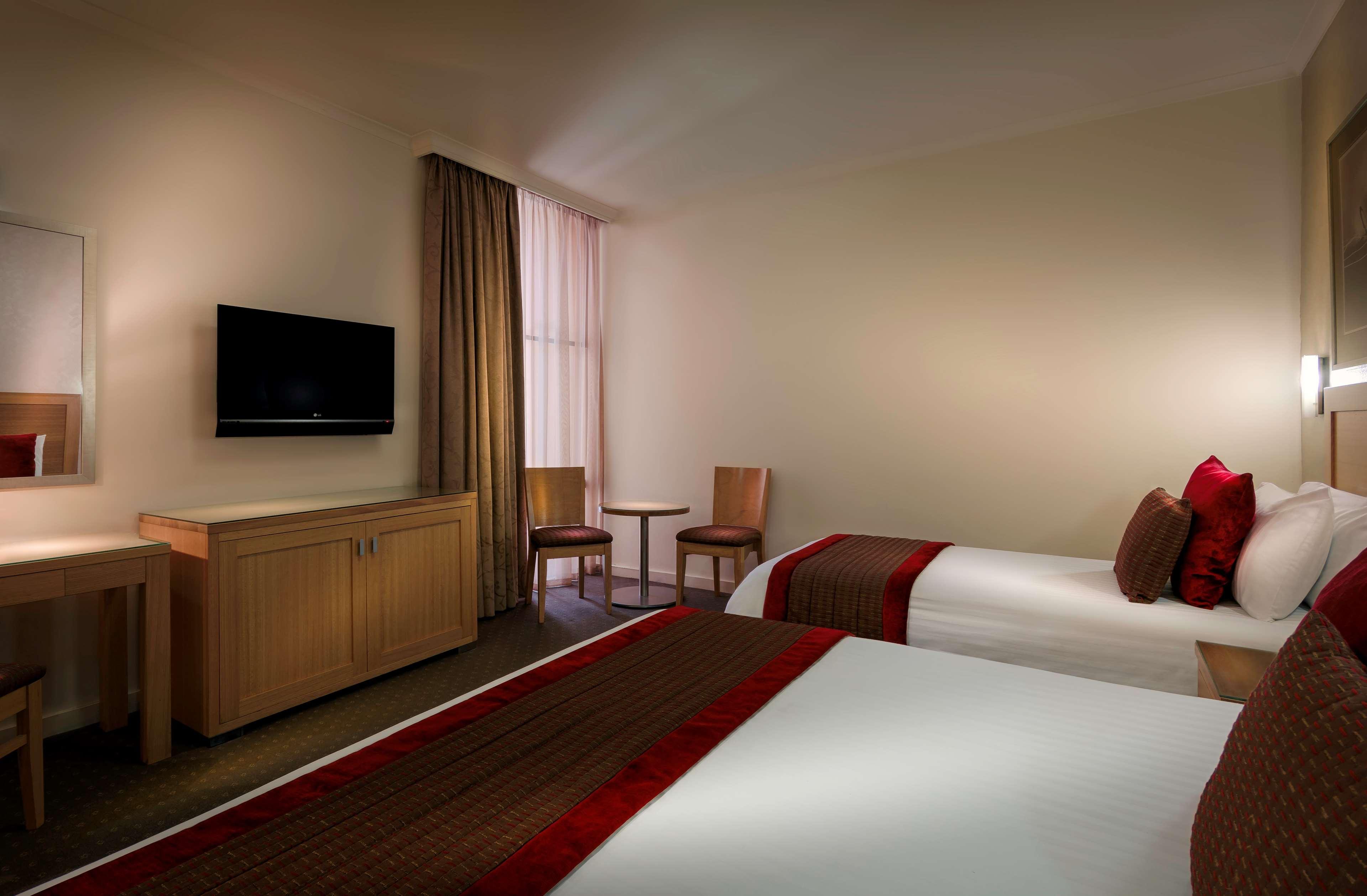 Double Executive Queen Bed