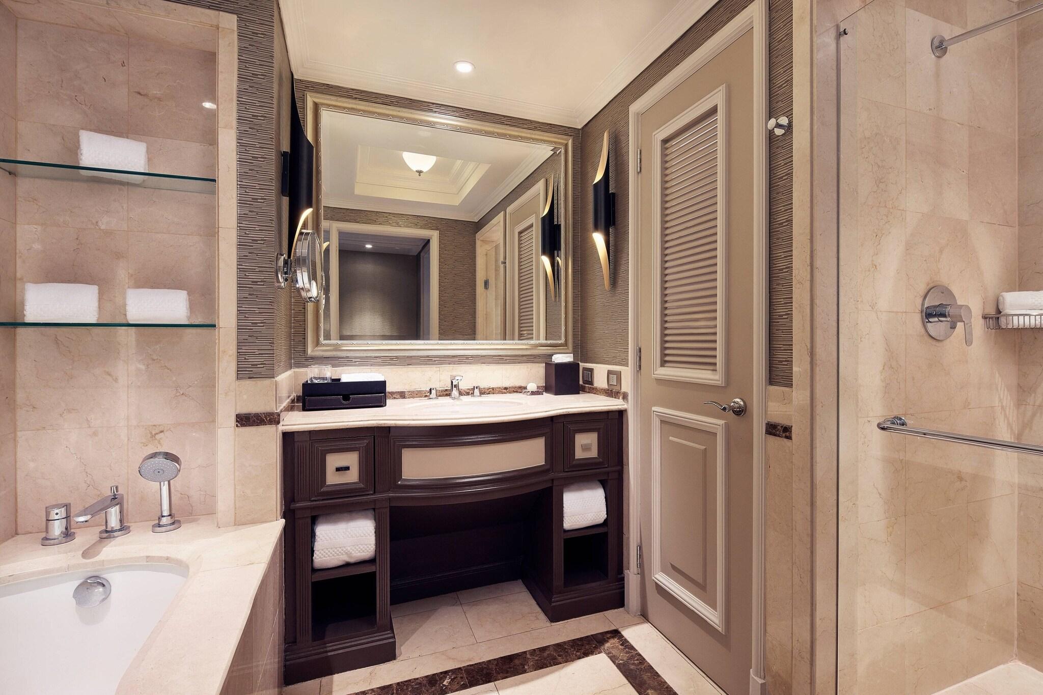 Double Club King Bed