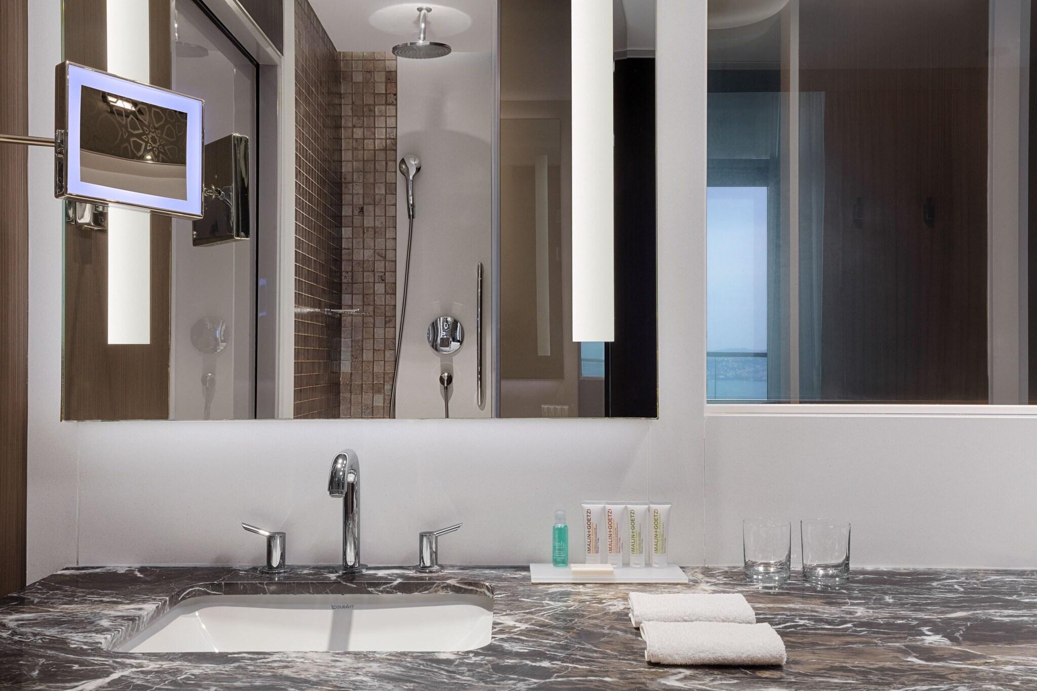 Double Deluxe with Views