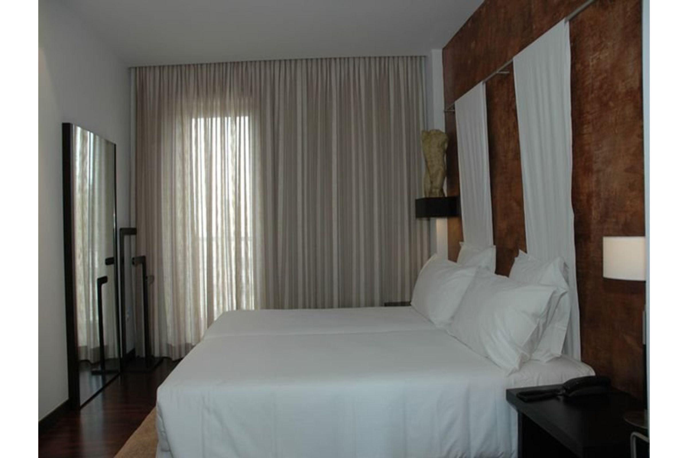 Double or Twin Standard