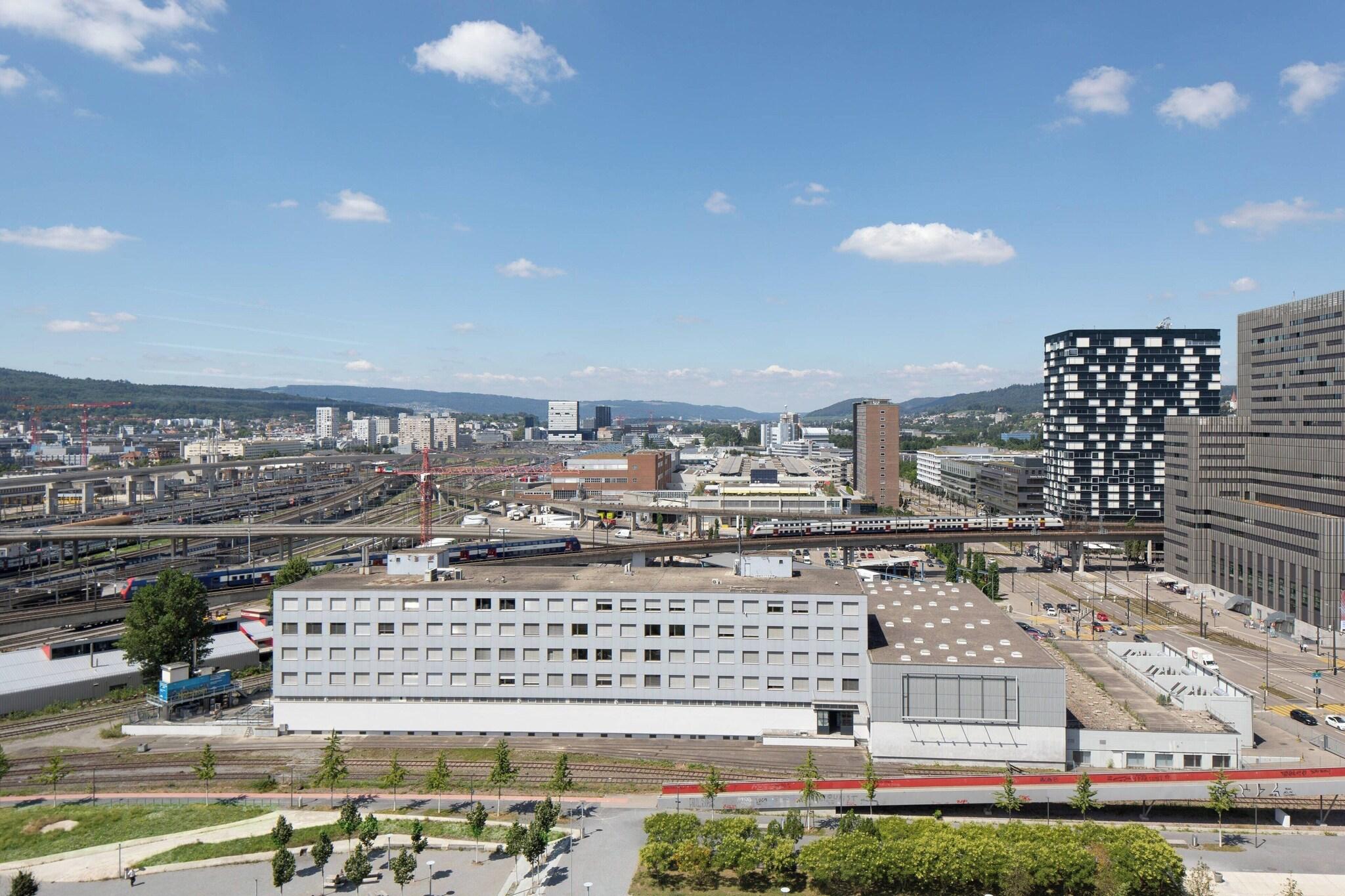 Double Club King Bed