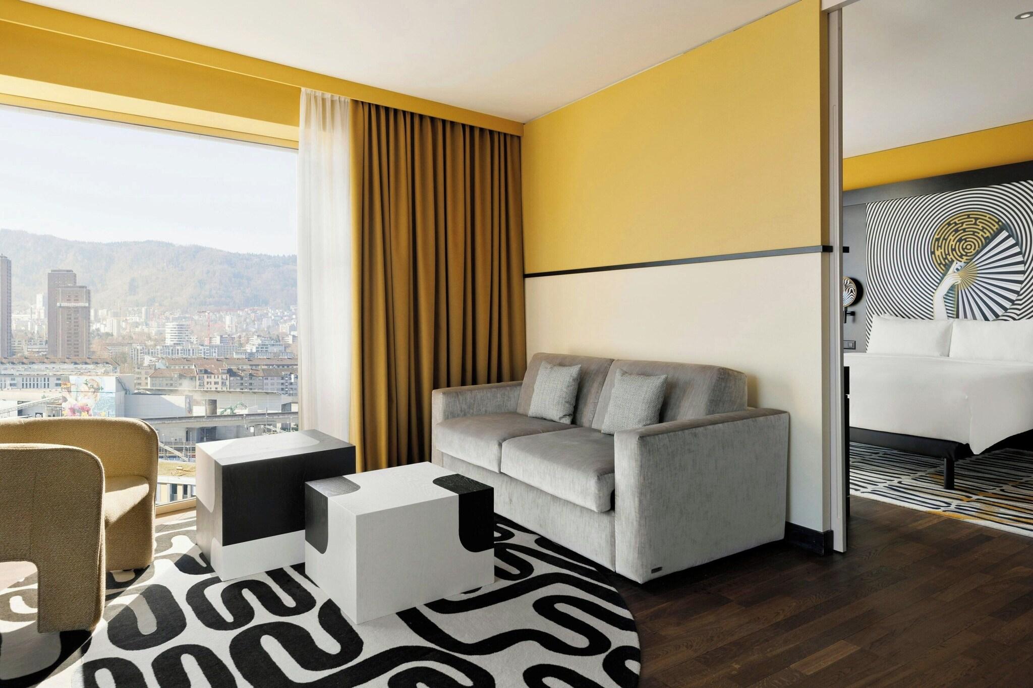 Suite Club King Bed