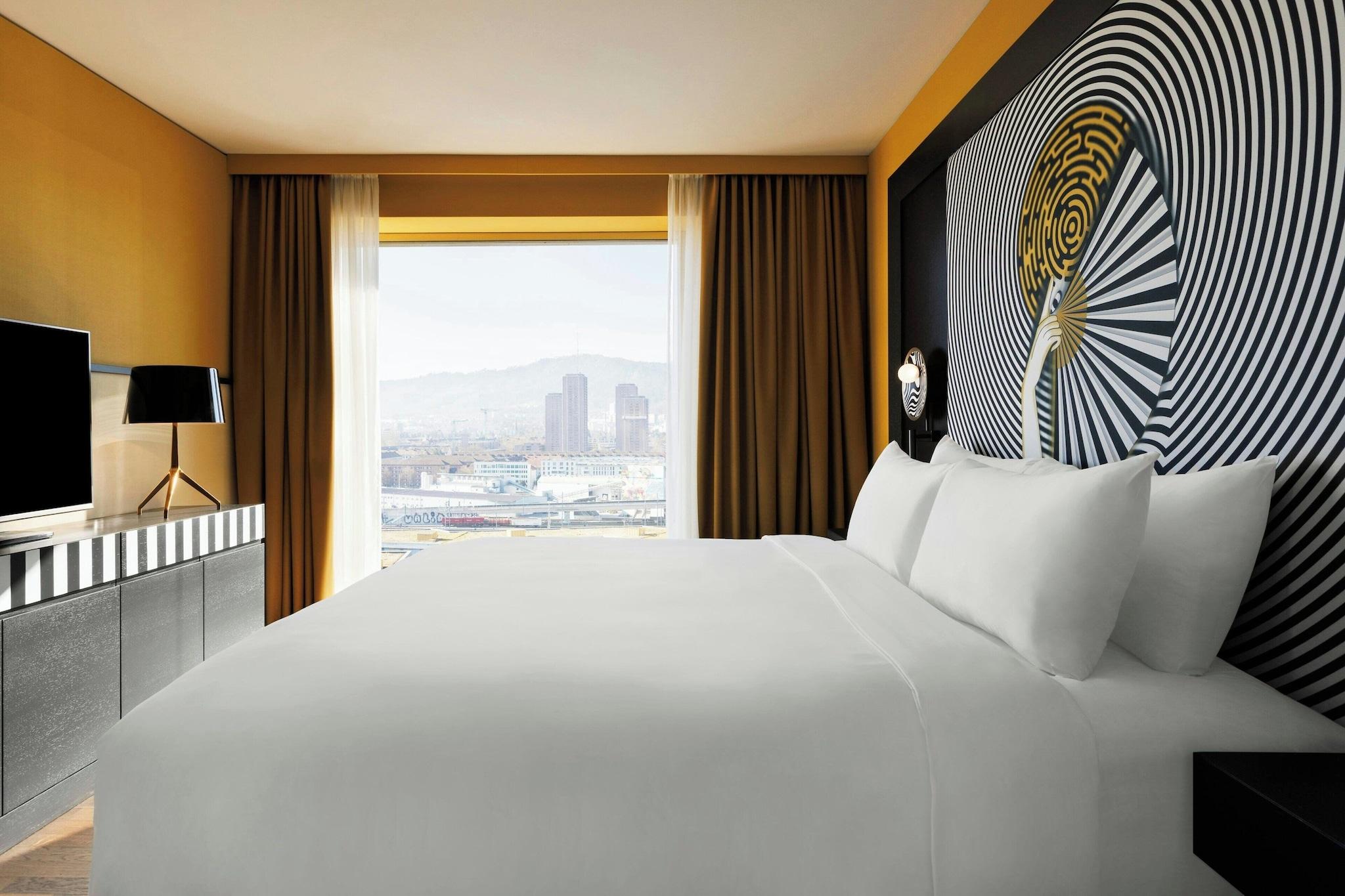 Suite Club King Bed
