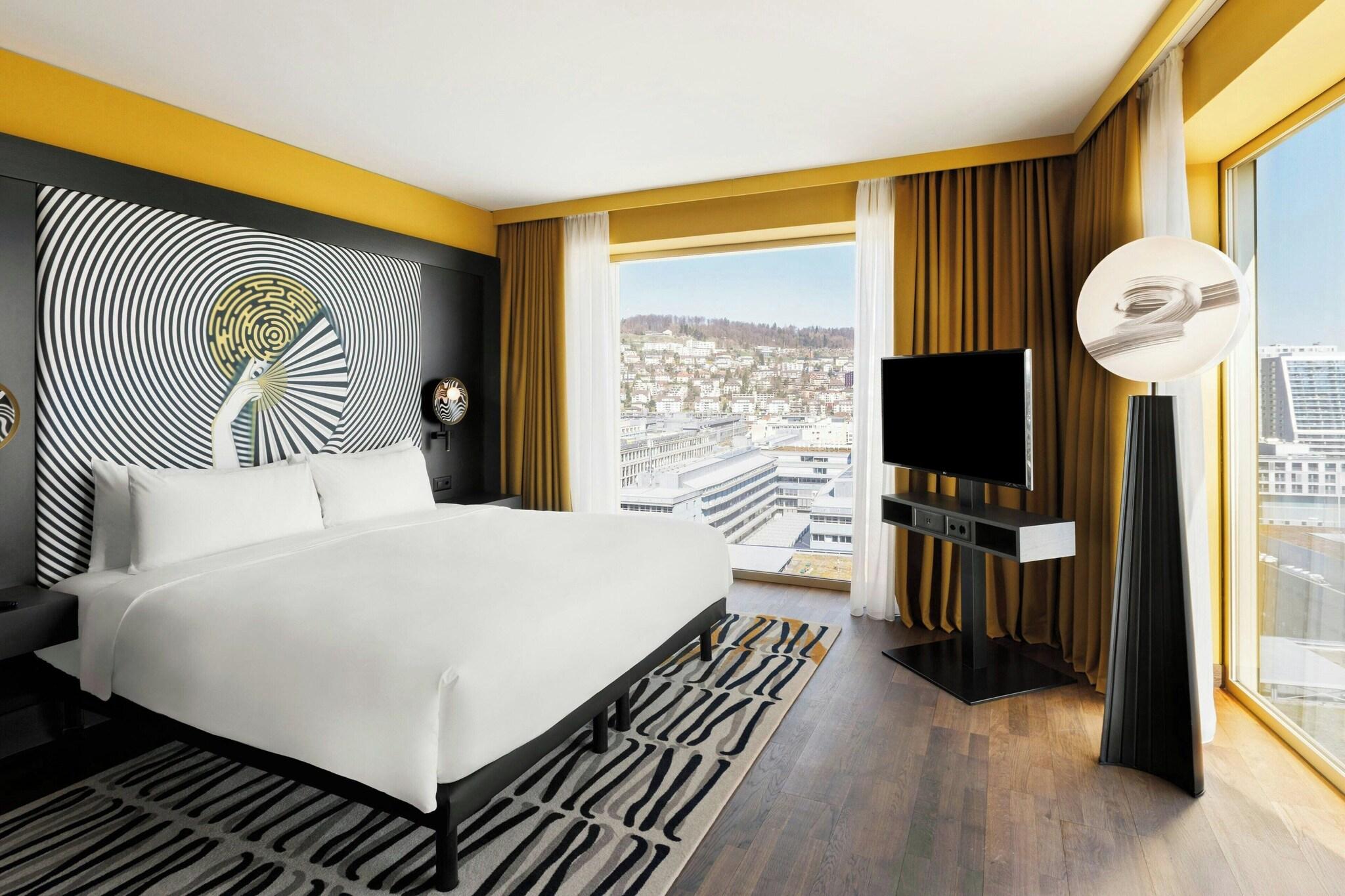 Suite King Size Bed