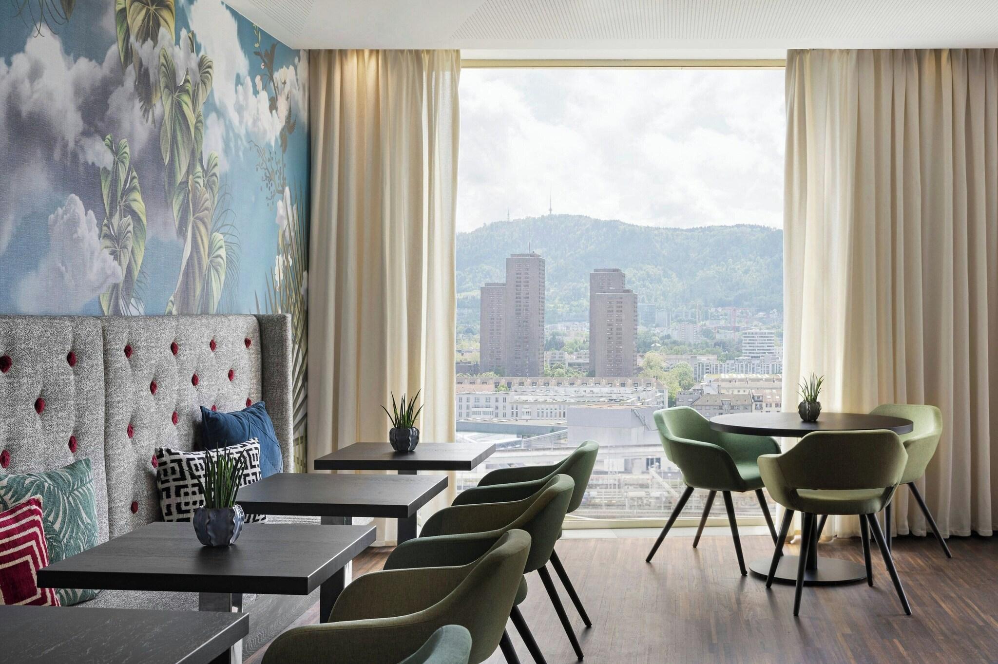 Suite Club King Bed