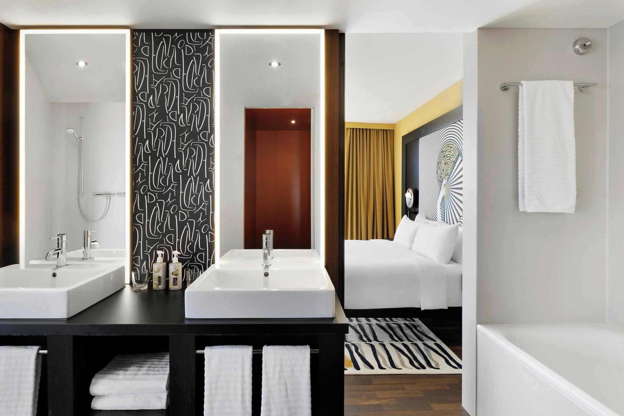 Suite Club King Bed