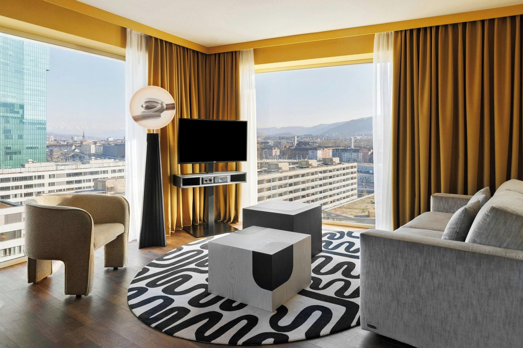 Suite Club King Bed