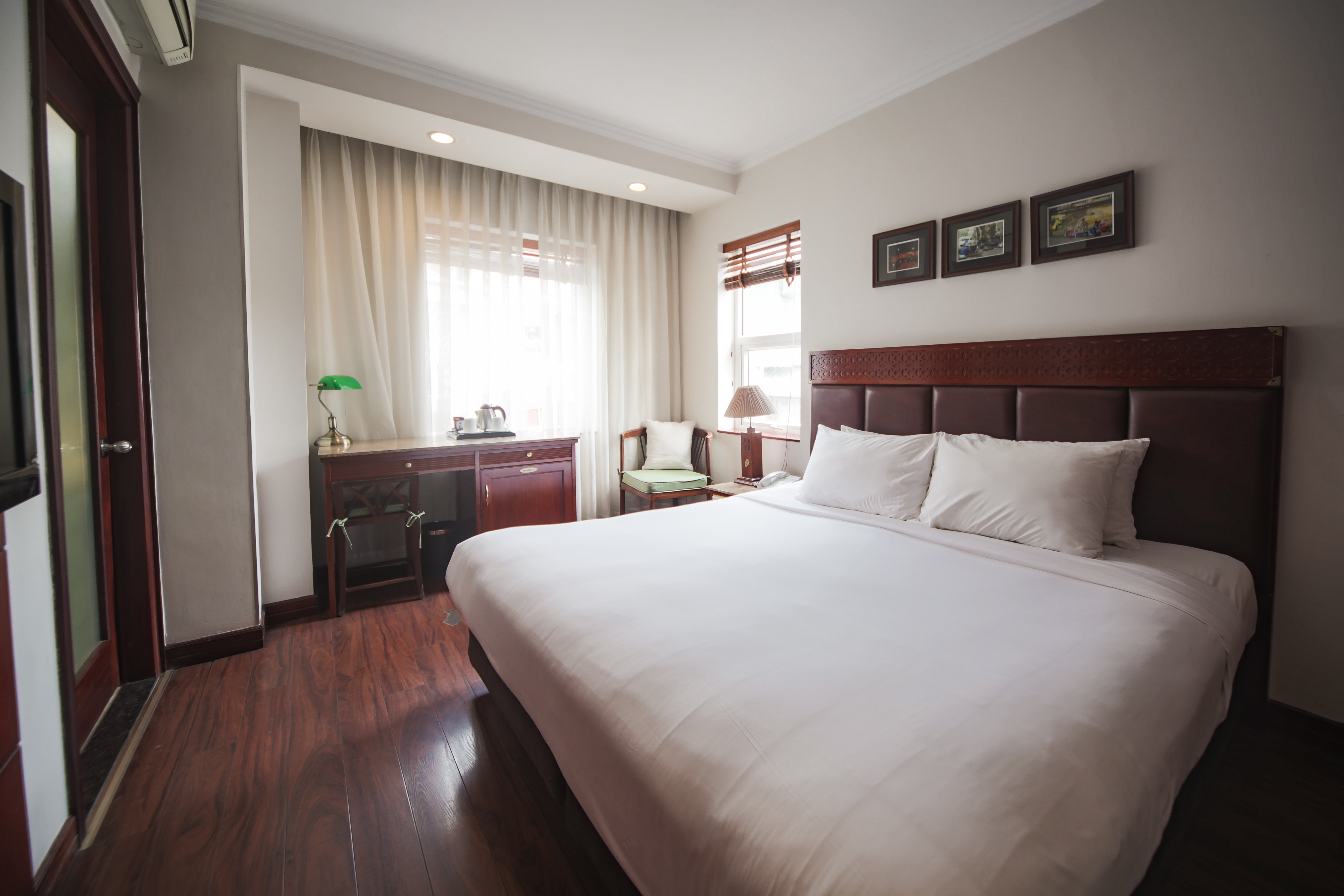 Double Deluxe One Bed