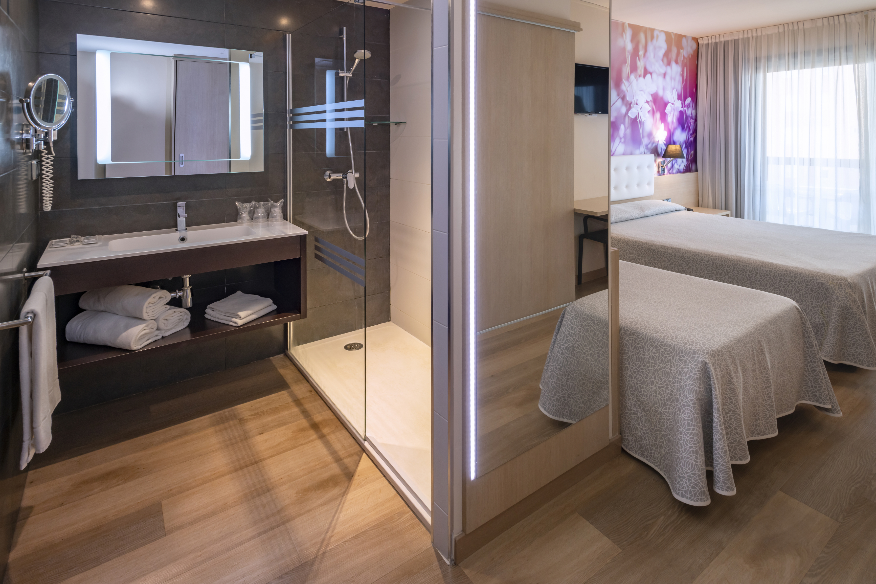 Double or Twin Standard