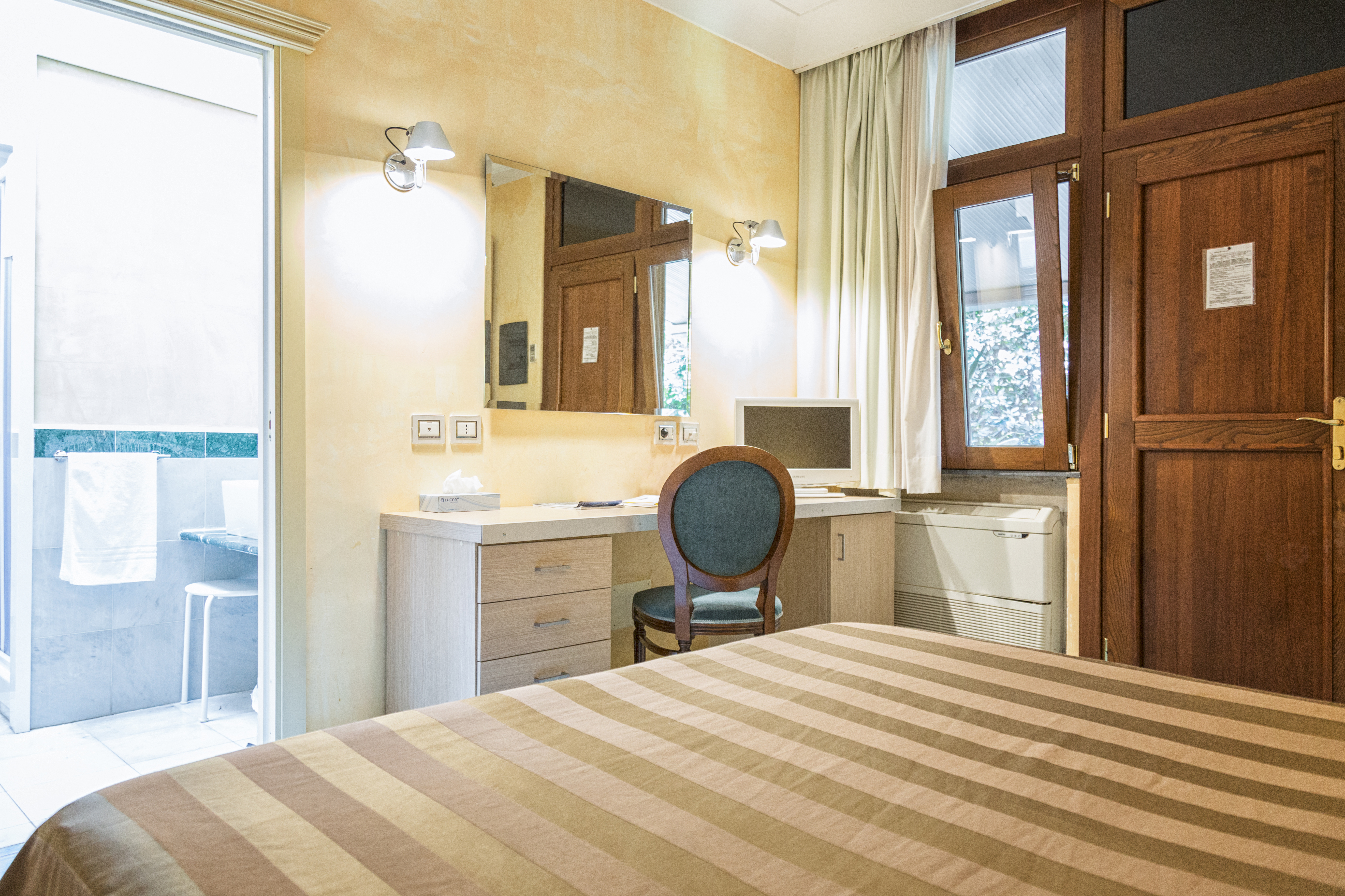 Double or Twin Standard