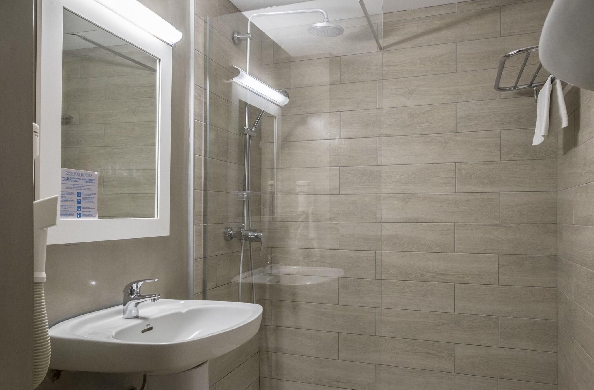 Twin Partial Sea View