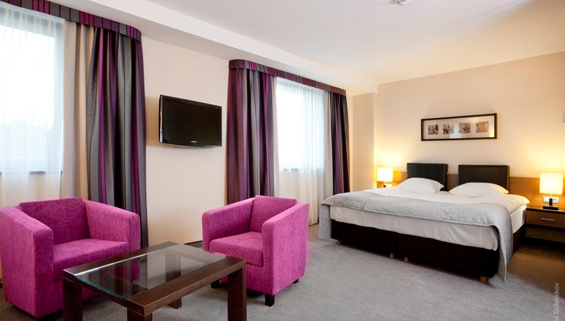 Double or Twin Standard