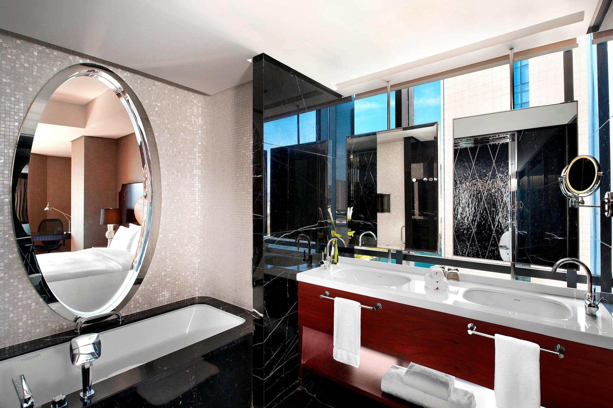 Double City View King Bed